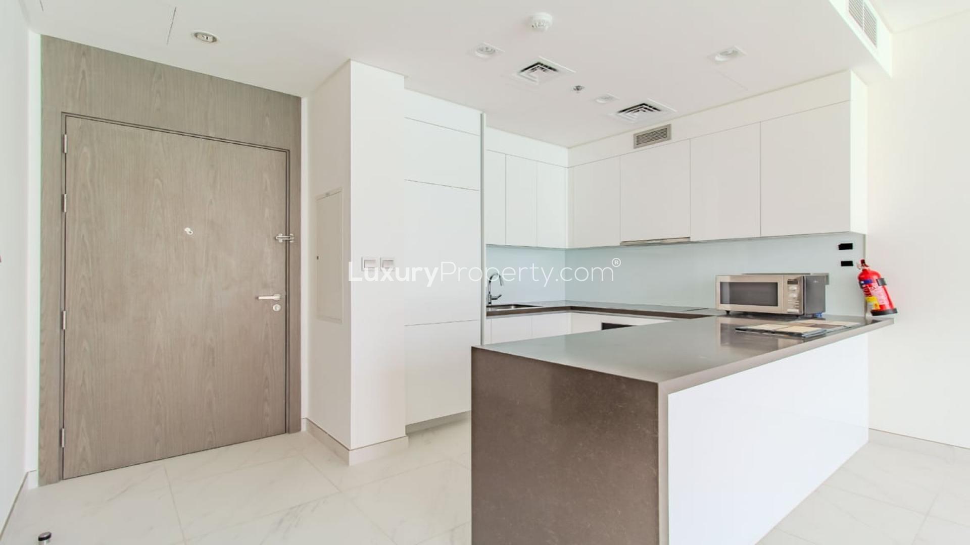 Modern kitchen in District One apartment, Mohammed Bin Rashid City, available for rent
