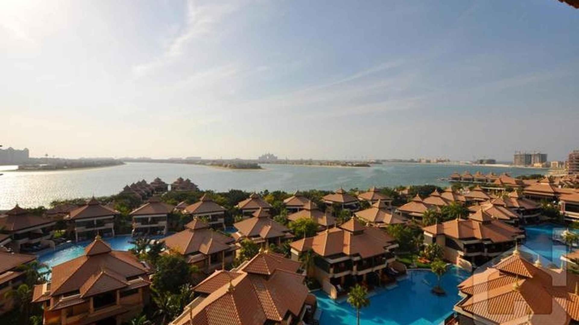 Luxury apartment poolside view at Anantara Residences, Palm Jumeirah for sale