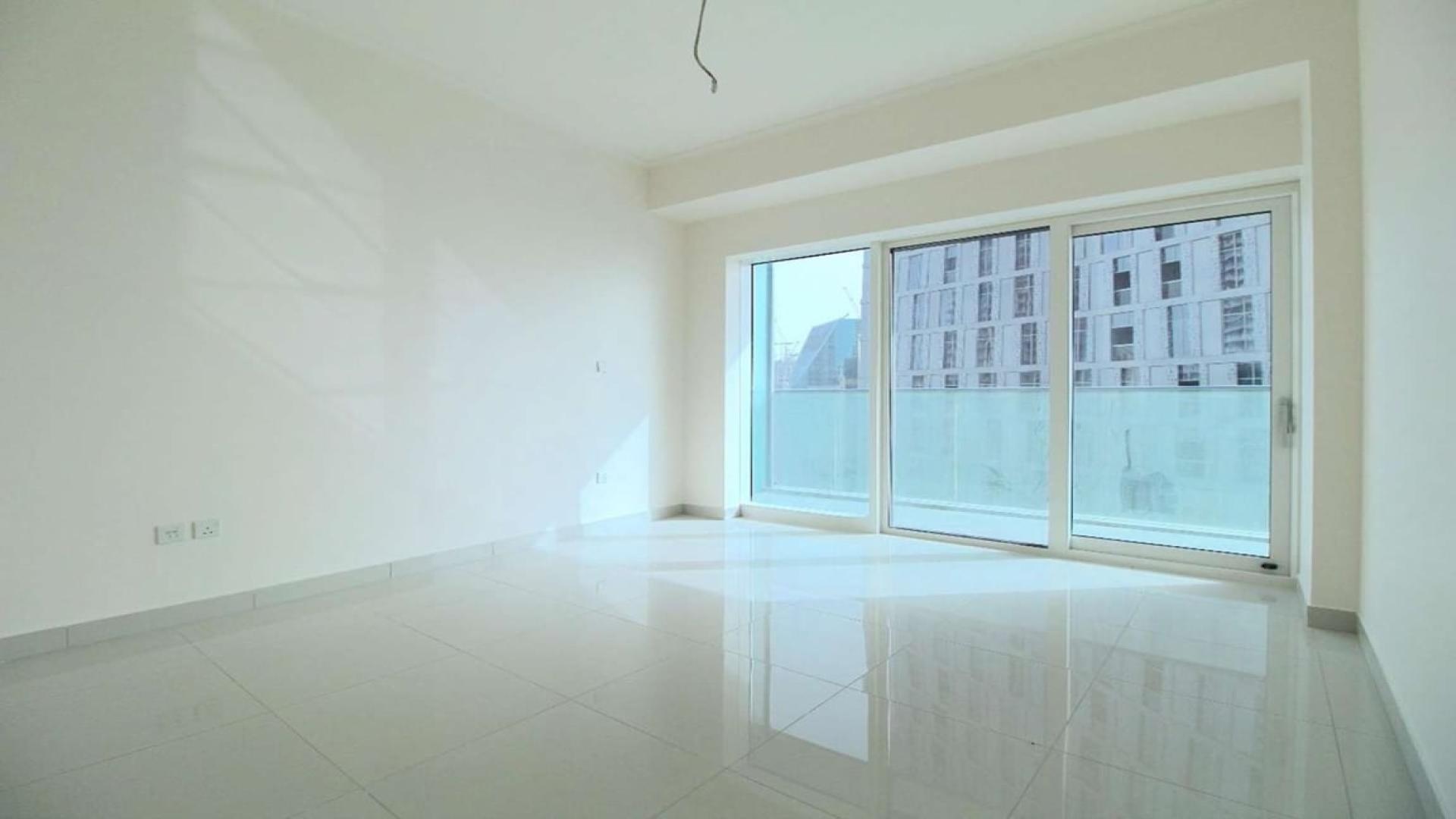 Exterior view of Damac Heights, luxury apartment in Dubai Marina for rent