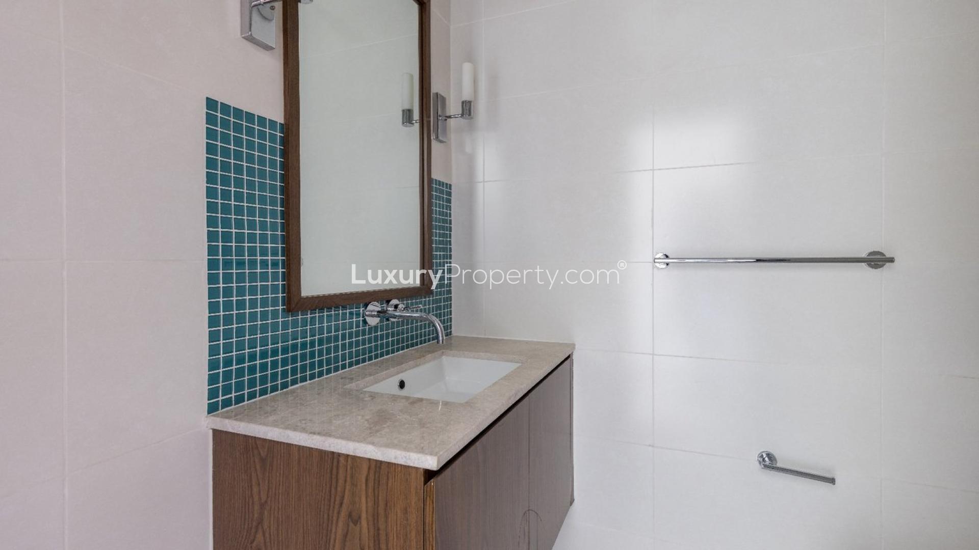 Partial sea view from Palm Jumeirah apartment for sale, overlooking skyline and beach