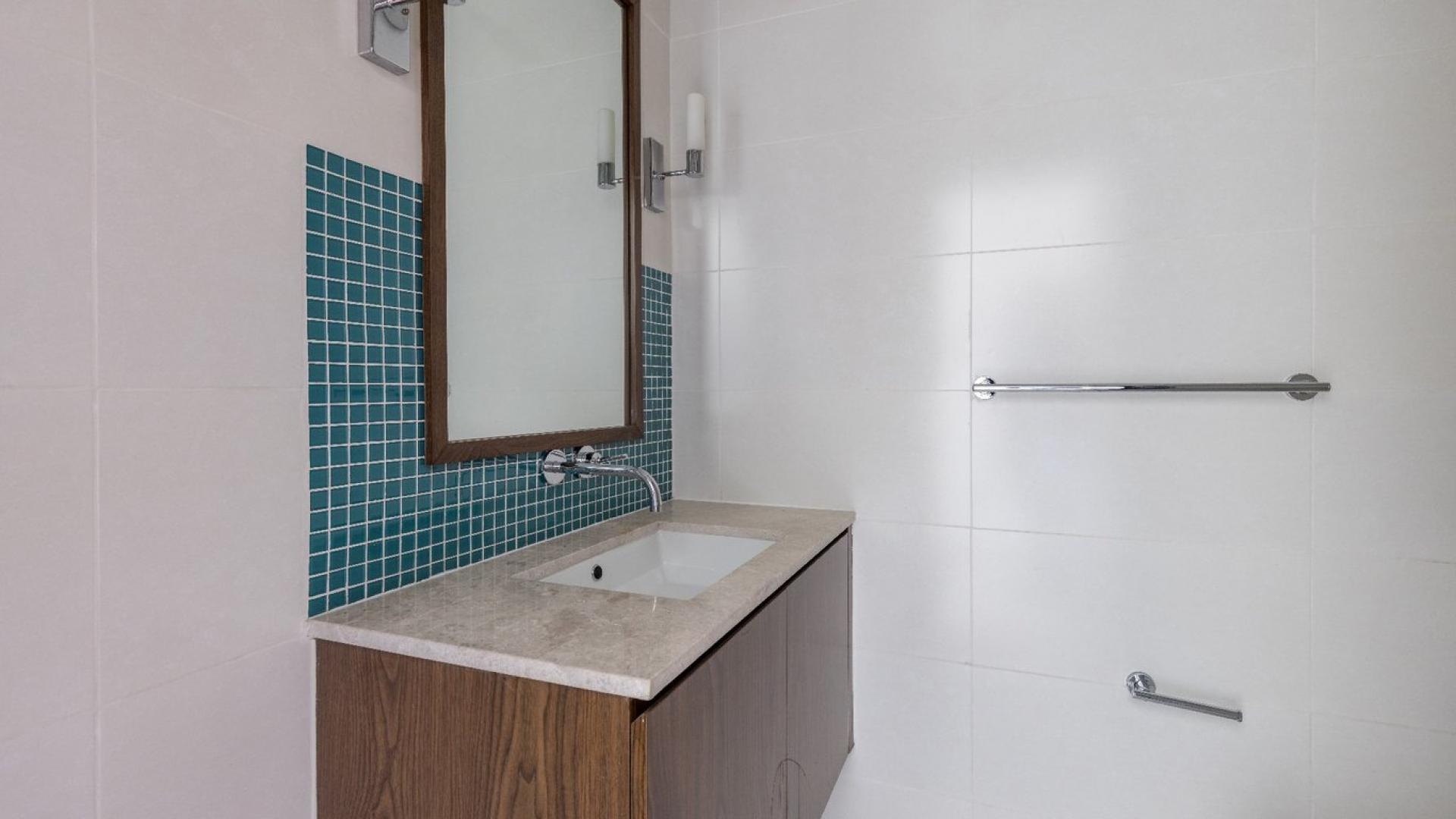 Partial sea view from Palm Jumeirah apartment for sale, overlooking skyline and beach