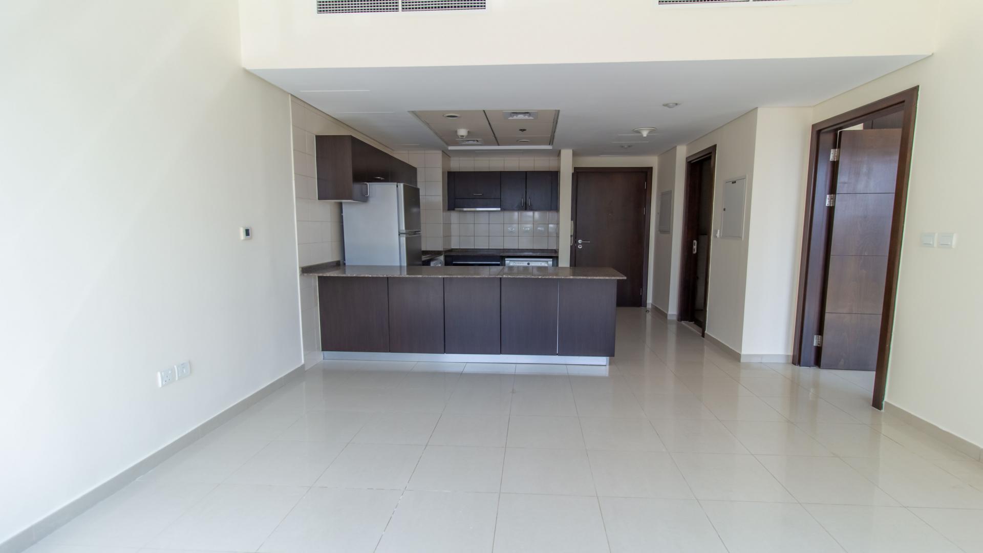 Elegant kitchen in 1-bedroom apartment for rent, Bay Central, Dubai Marina