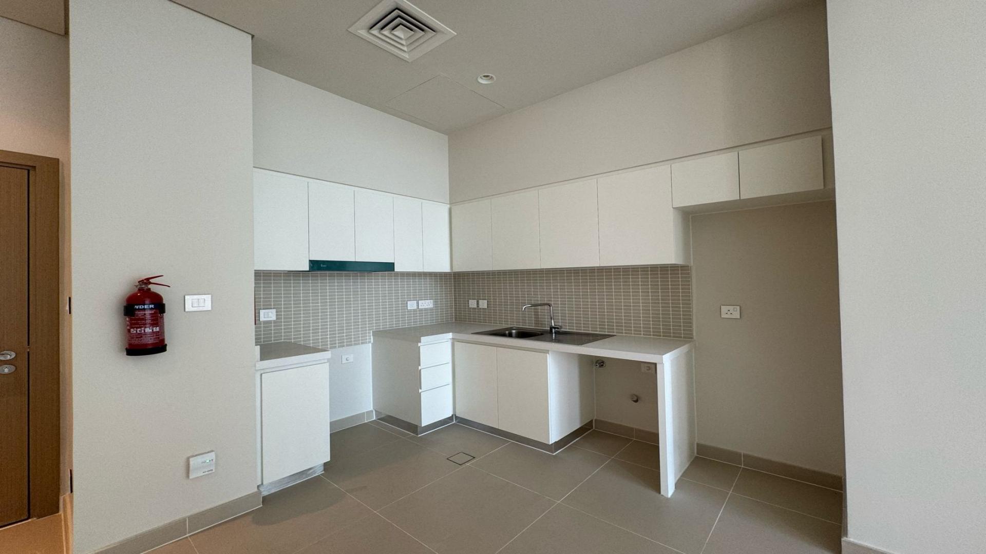 Bright living area in Harbour Gate Tower 2 apartment, Dubai Creek Harbour for rent