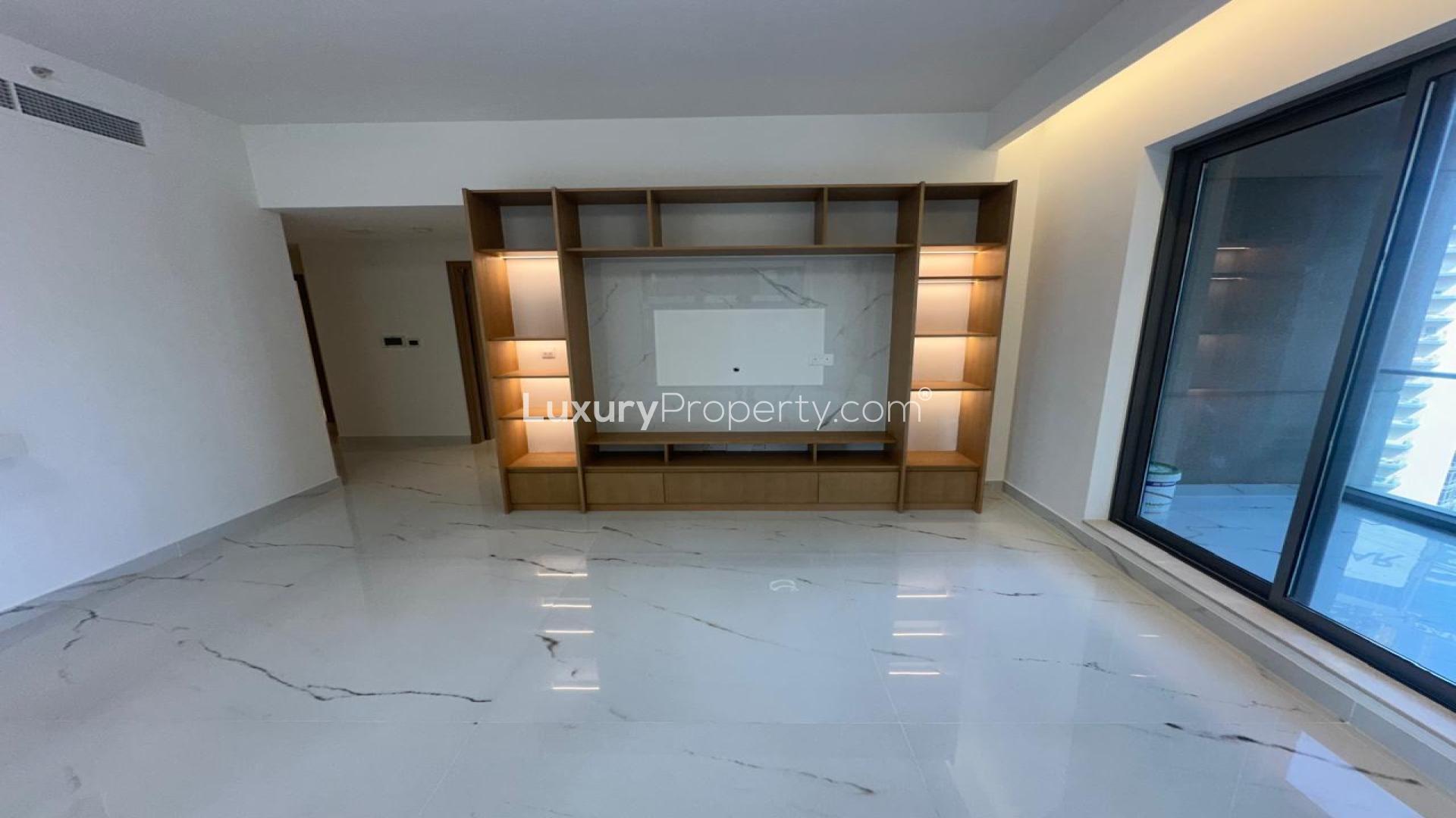 Modern kitchen in brand new 1-bedroom apartment, South Ridge 1, Downtown Dubai for rent