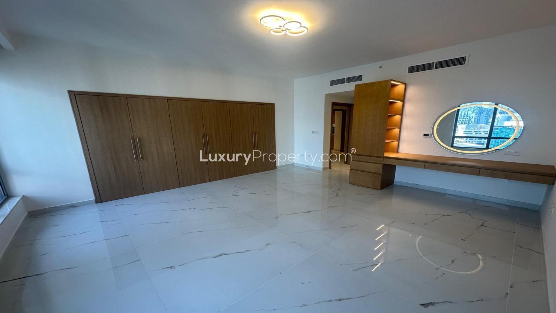 Brand new mid-floor apartment in South Ridge 1, Downtown Dubai, spacious living area