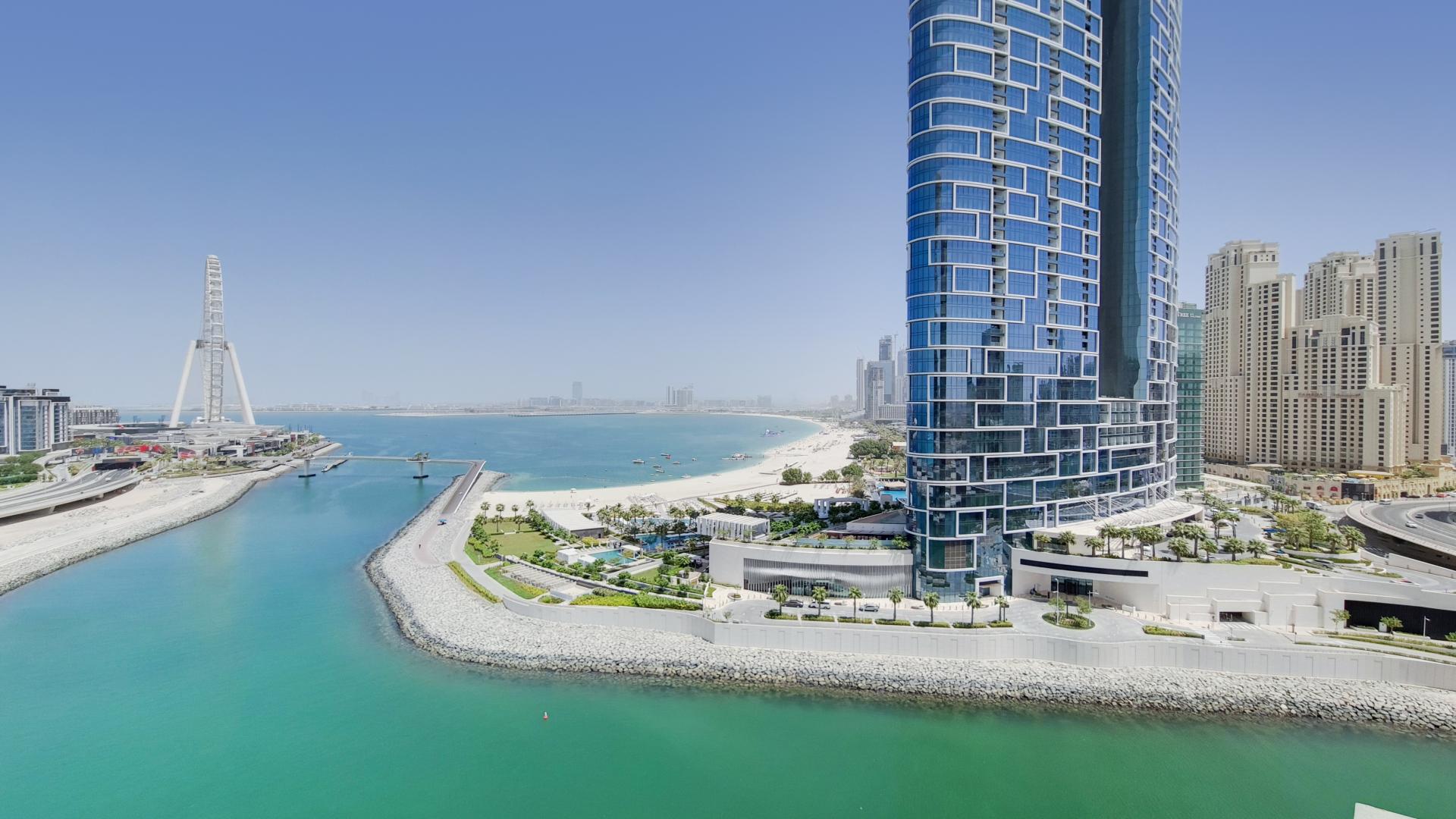 Balcony with sea view in Dubai Marina apartment, 5242 community, for rent