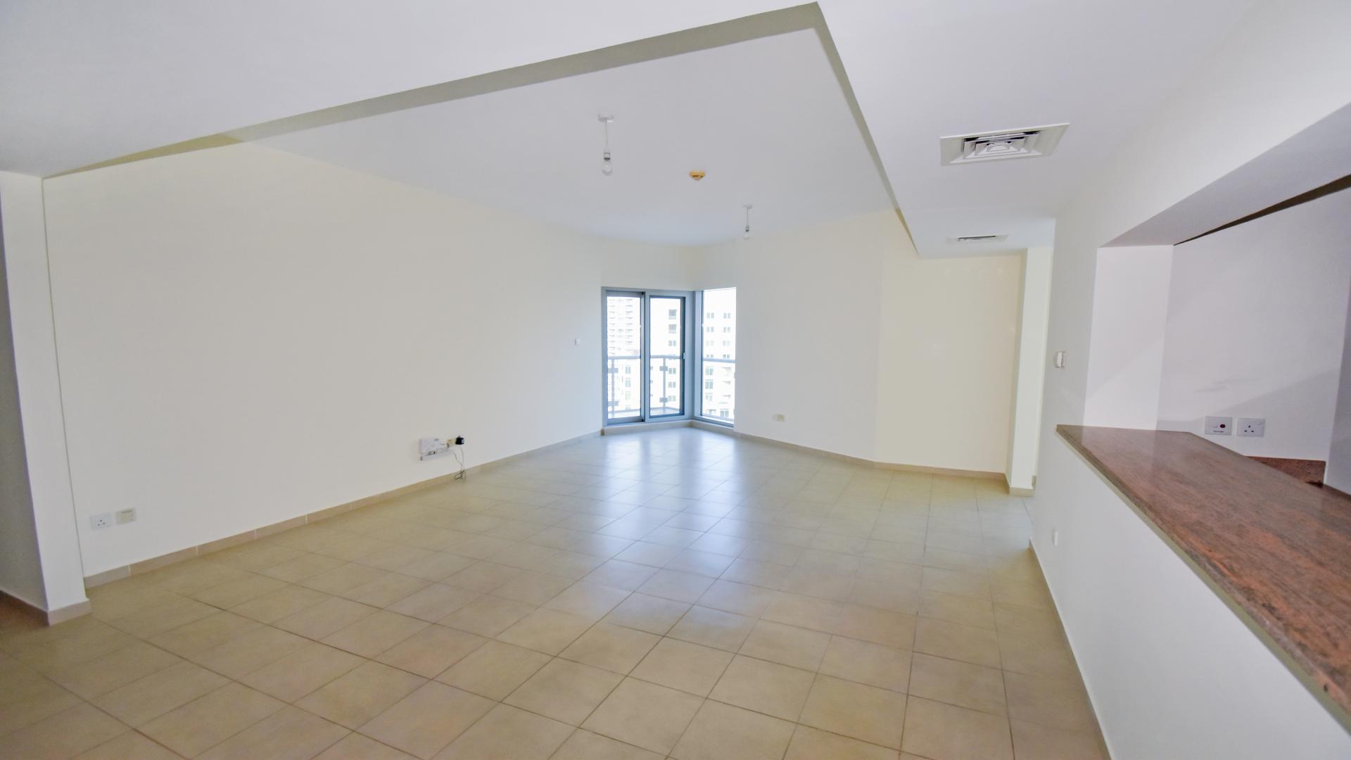 Spacious apartment view of marina skyline and waterfront in Al Habtoor City, Business Bay