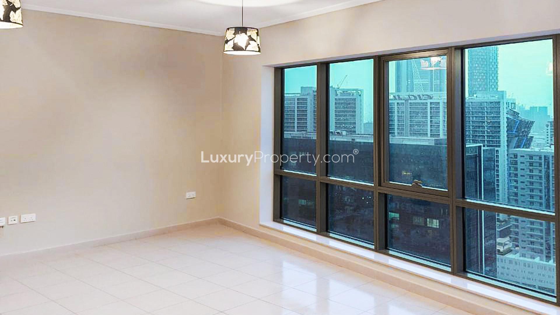 Chiller-free apartment with city view windows in South Ridge 6, Downtown Dubai
