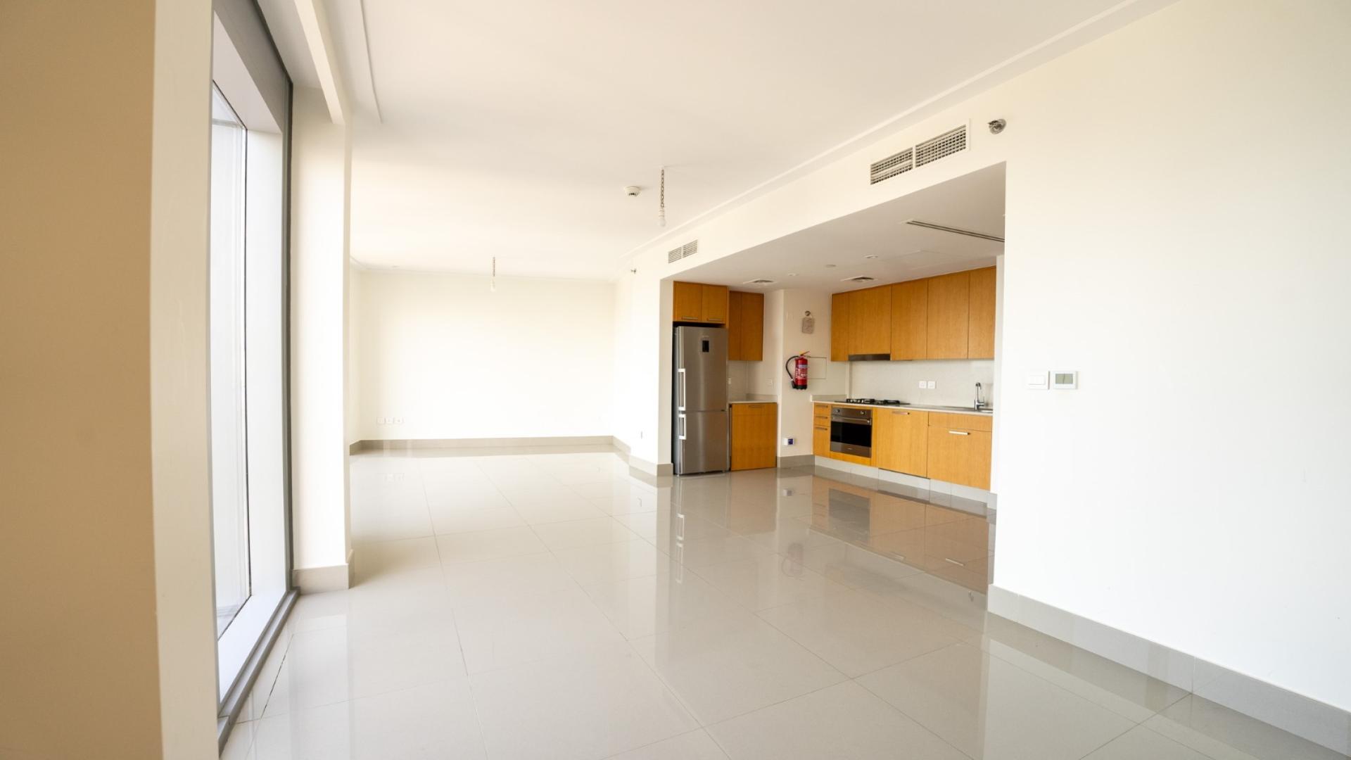 Modern kitchen in 1-bed apartment, Burj Khalifa Area, Downtown Dubai, for rent