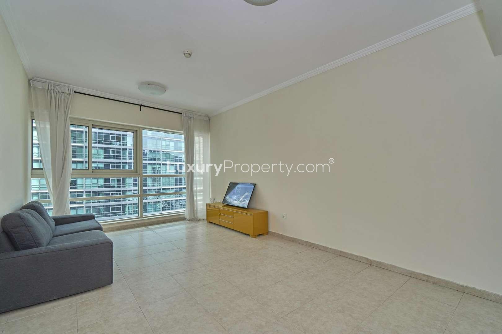 Semi-furnished living room in one-bedroom apartment, Al Sahab 2, Dubai Marina, for rent