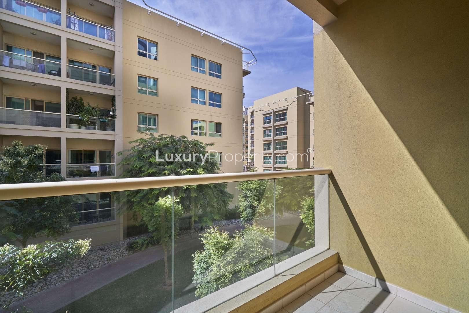 Spacious living area in one-bedroom apartment, Al Samar, The Greens, for rent