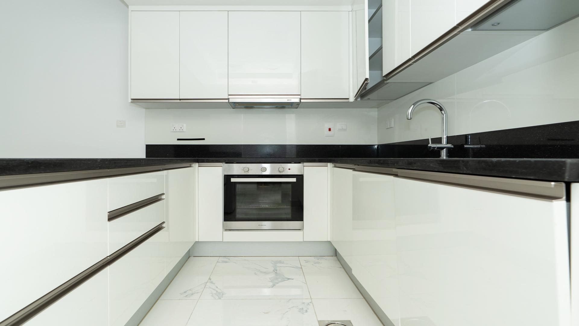 Modern kitchen in 1-bedroom apartment for rent, Noura Tower, Business Bay, Al Habtoor City