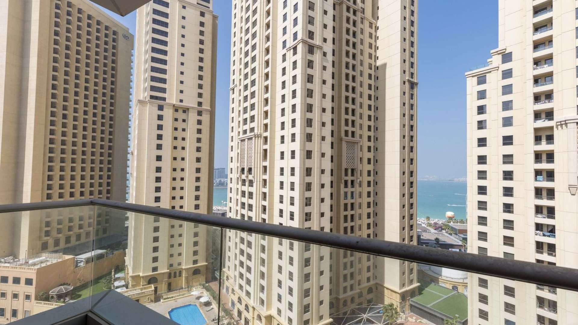 Chiller-free one-bedroom apartment interior with sea views, Marina Promenade, Dubai Marina