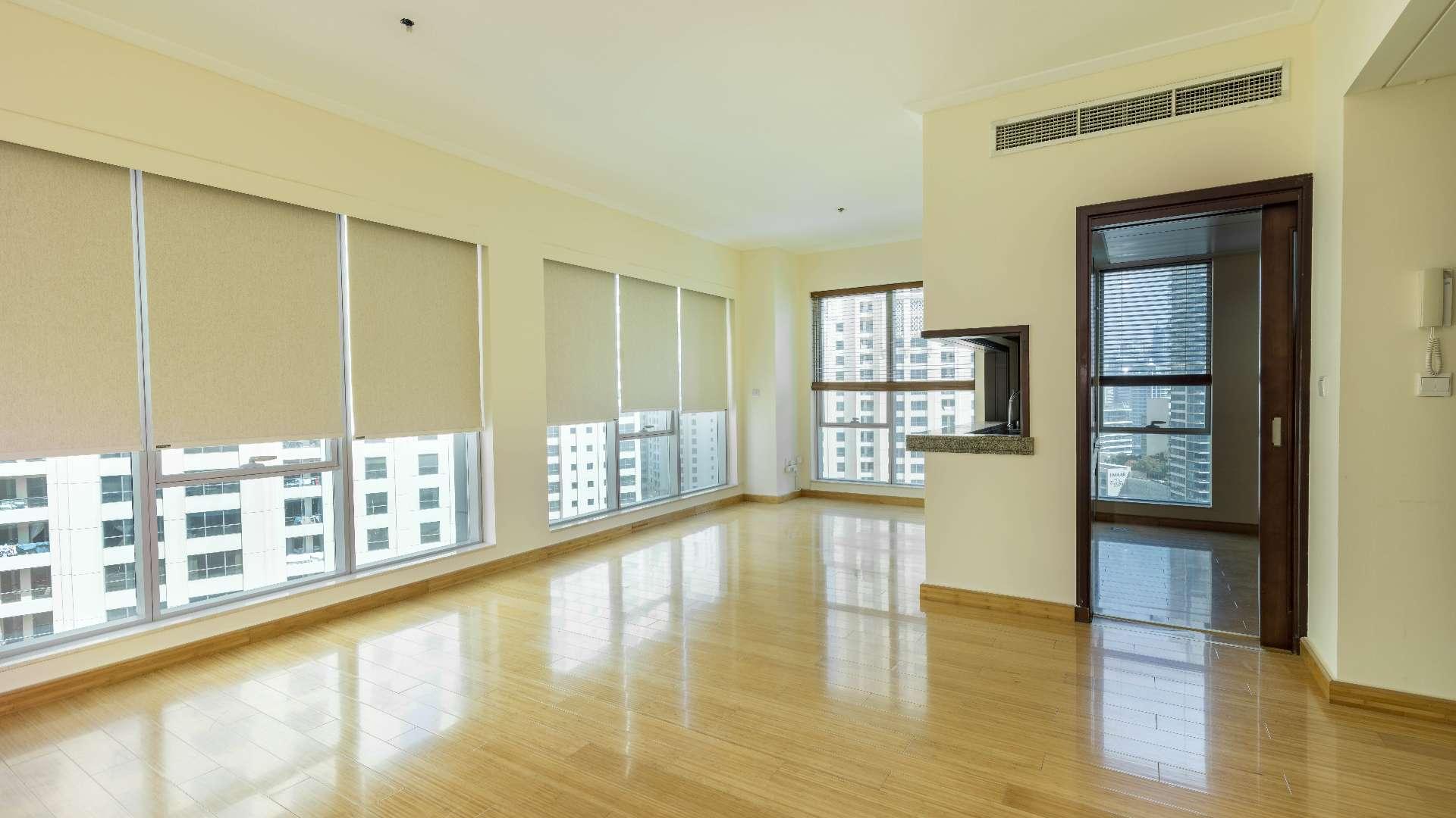 Chiller-free one-bedroom apartment interior with sea views in Marina Promenade, Dubai Marina