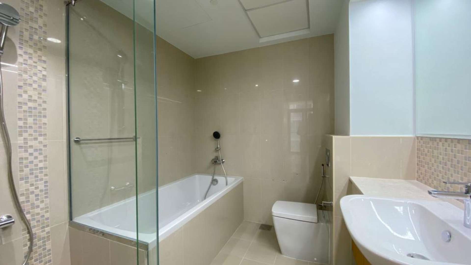 Elegant Downtown Dubai apartment balcony with stunning city and canal views, Bellevue Towers