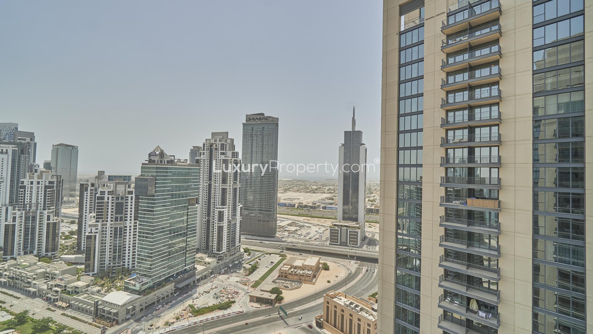 Bright one-bedroom apartment with city views in BLVD Heights, Downtown Dubai for rent