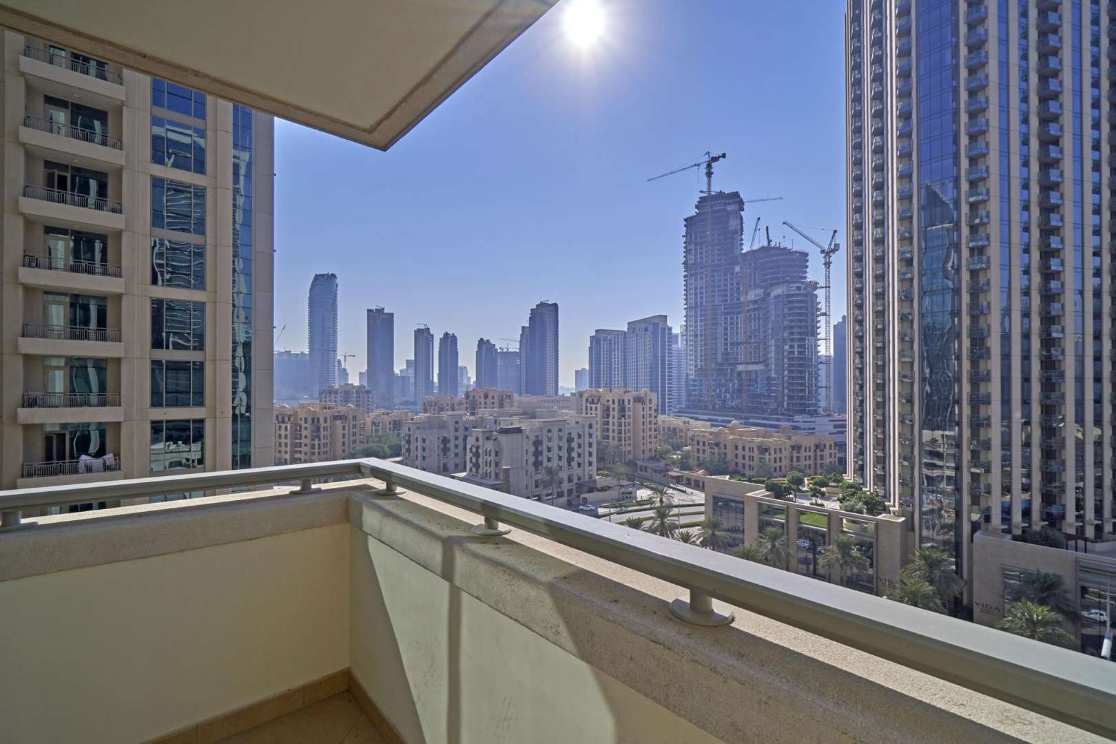 Modern Boulevard Central Towers in Downtown Dubai, featuring luxury one-bedroom apartments for rent