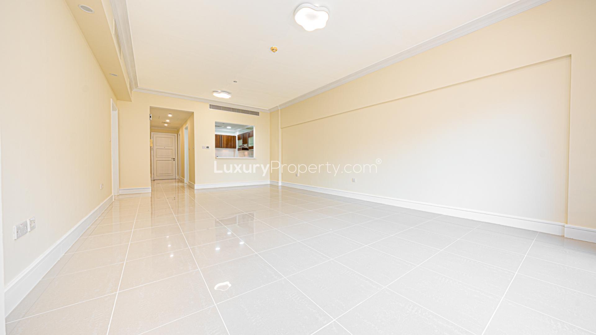 Vacant high-floor apartment interior in Golden Mile 9, Palm Jumeirah, spacious living area