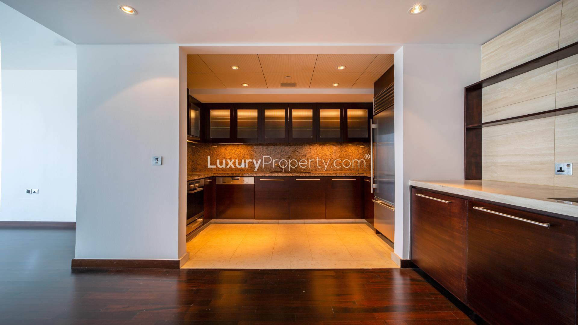Luxurious kitchen in Burj Khalifa apartment for rent, Downtown Dubai, LP11379