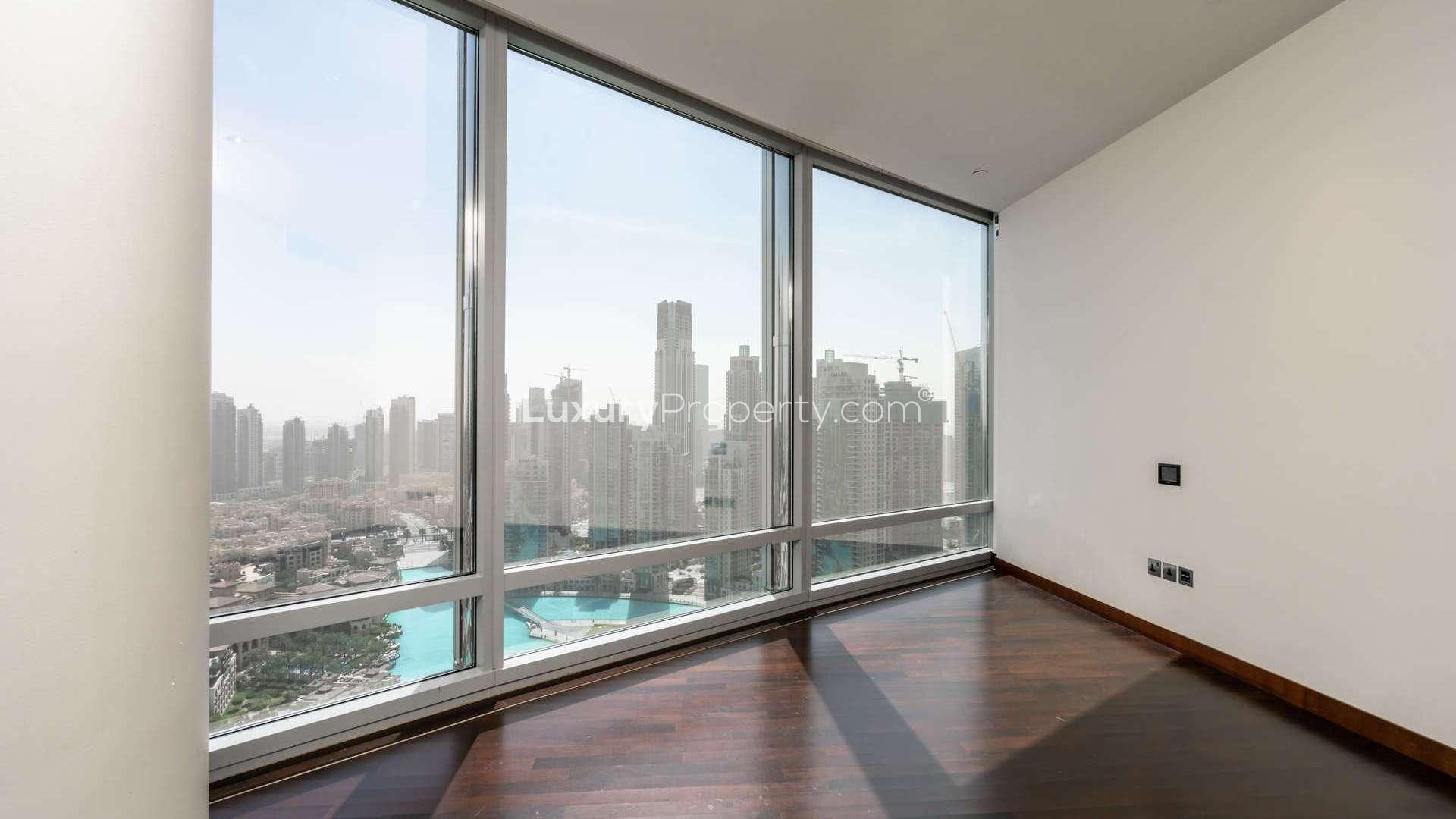 Modern apartment with Dubai Fountain view, large windows, hardwood floors, in Burj Khalifa Area