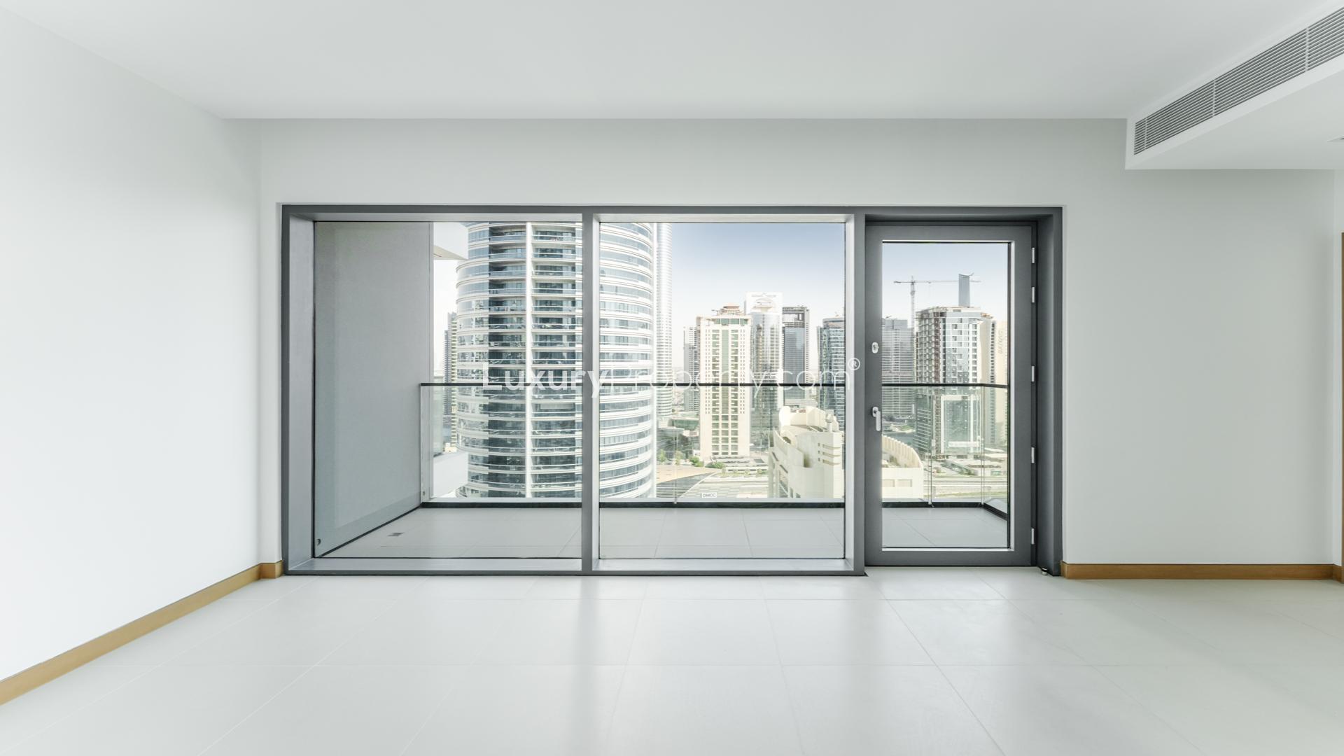 Modern 1-bedroom apartment with stunning Dubai Marina skyline view, Vida Residences