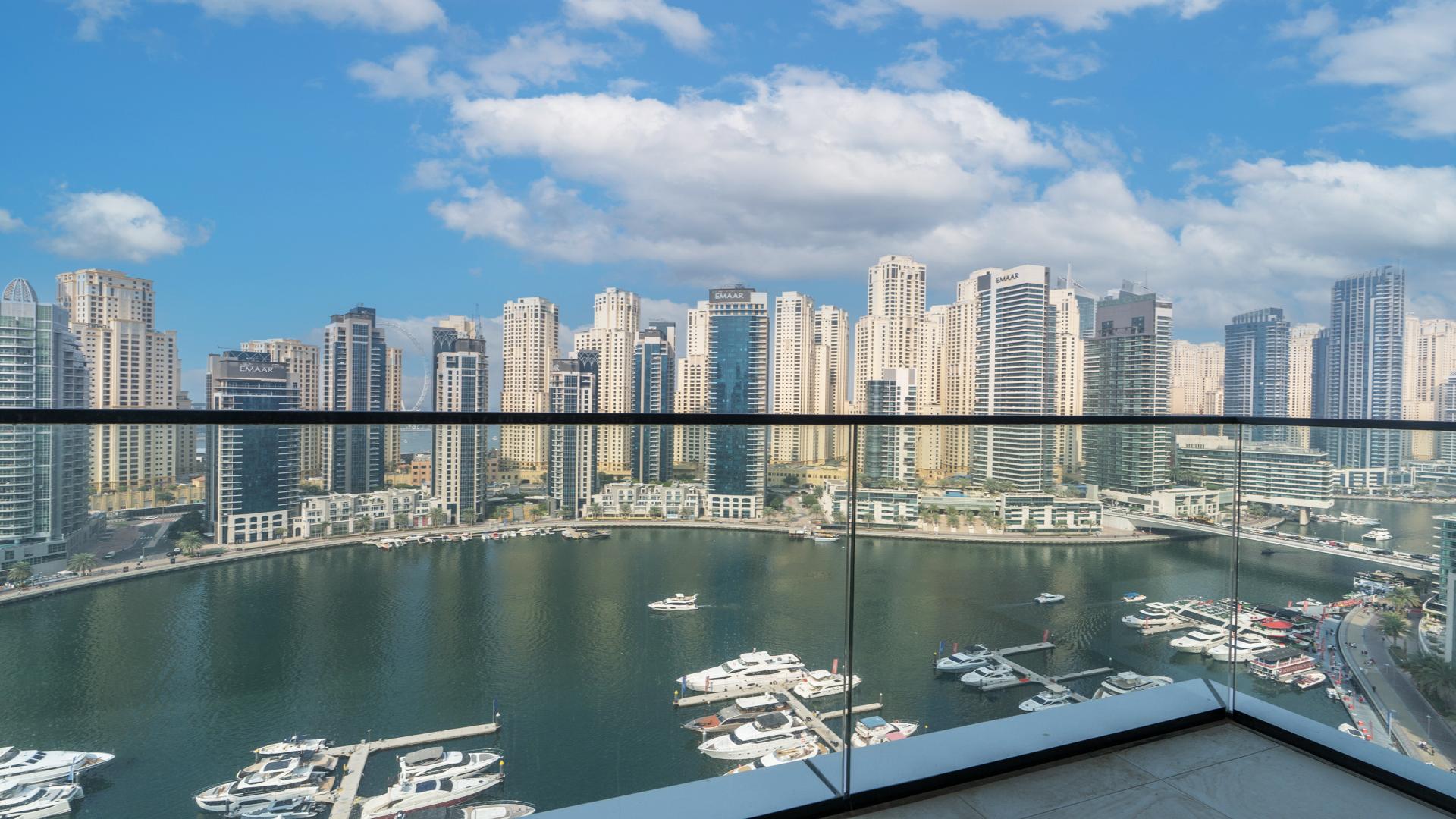 Modern kitchen in 1-bedroom apartment, Vida Residences Dubai Marina, available for rent