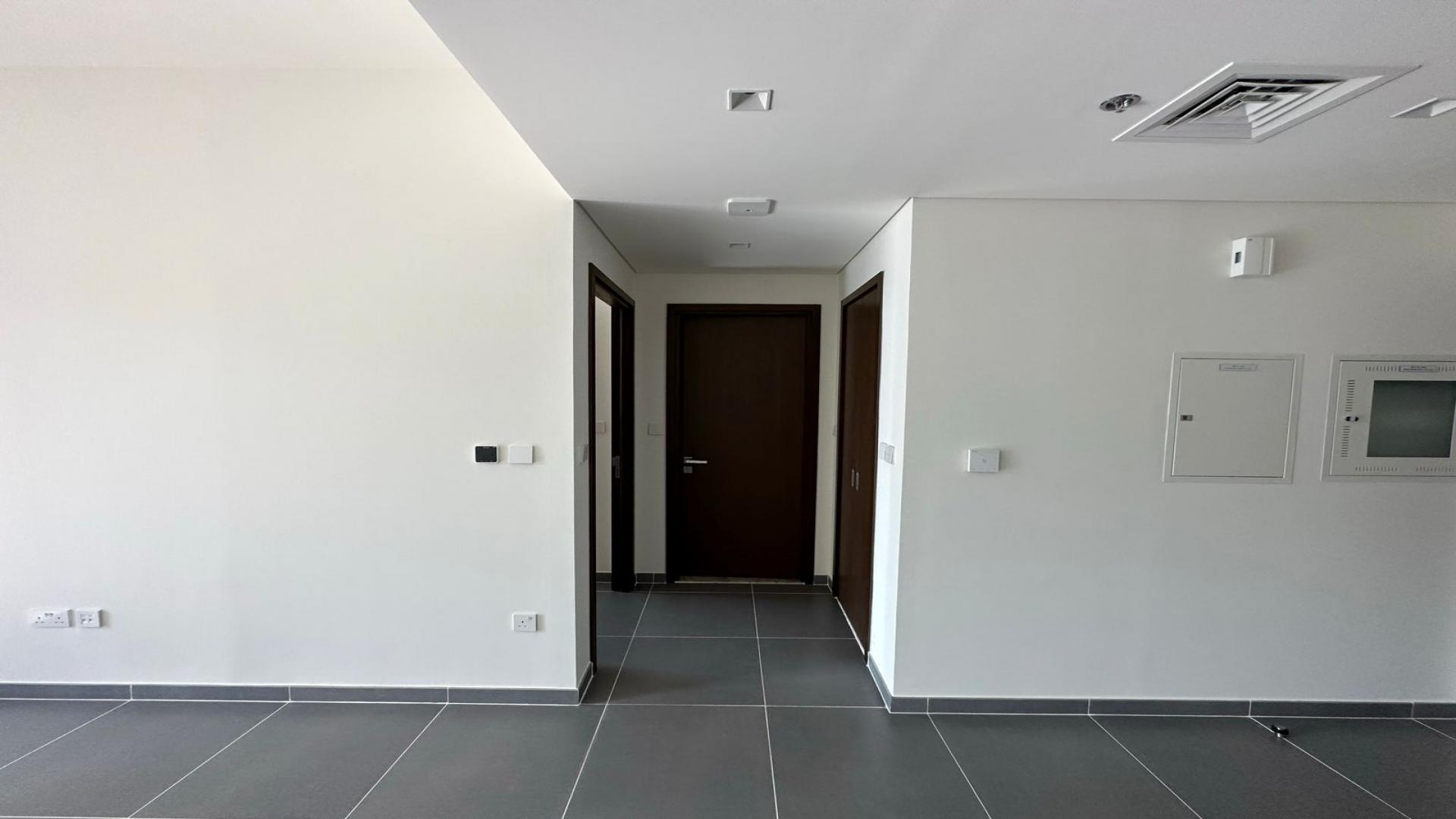 Modern kitchen in 1-bedroom apartment for rent, Creek Edge, Dubai Creek Harbour