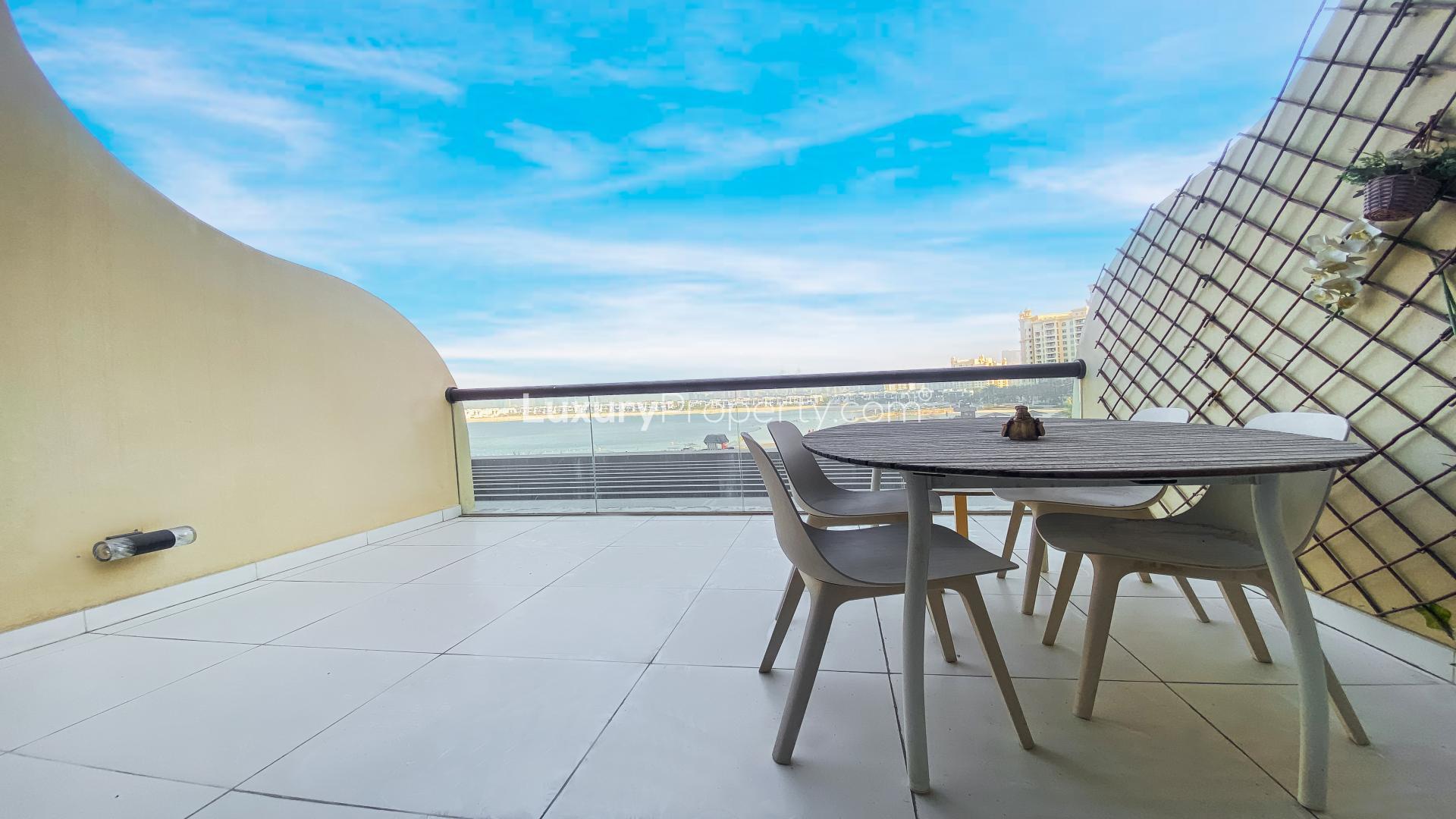 Fully furnished studio apartment with modern decor in Palm Jumeirah, Club Vista Mare