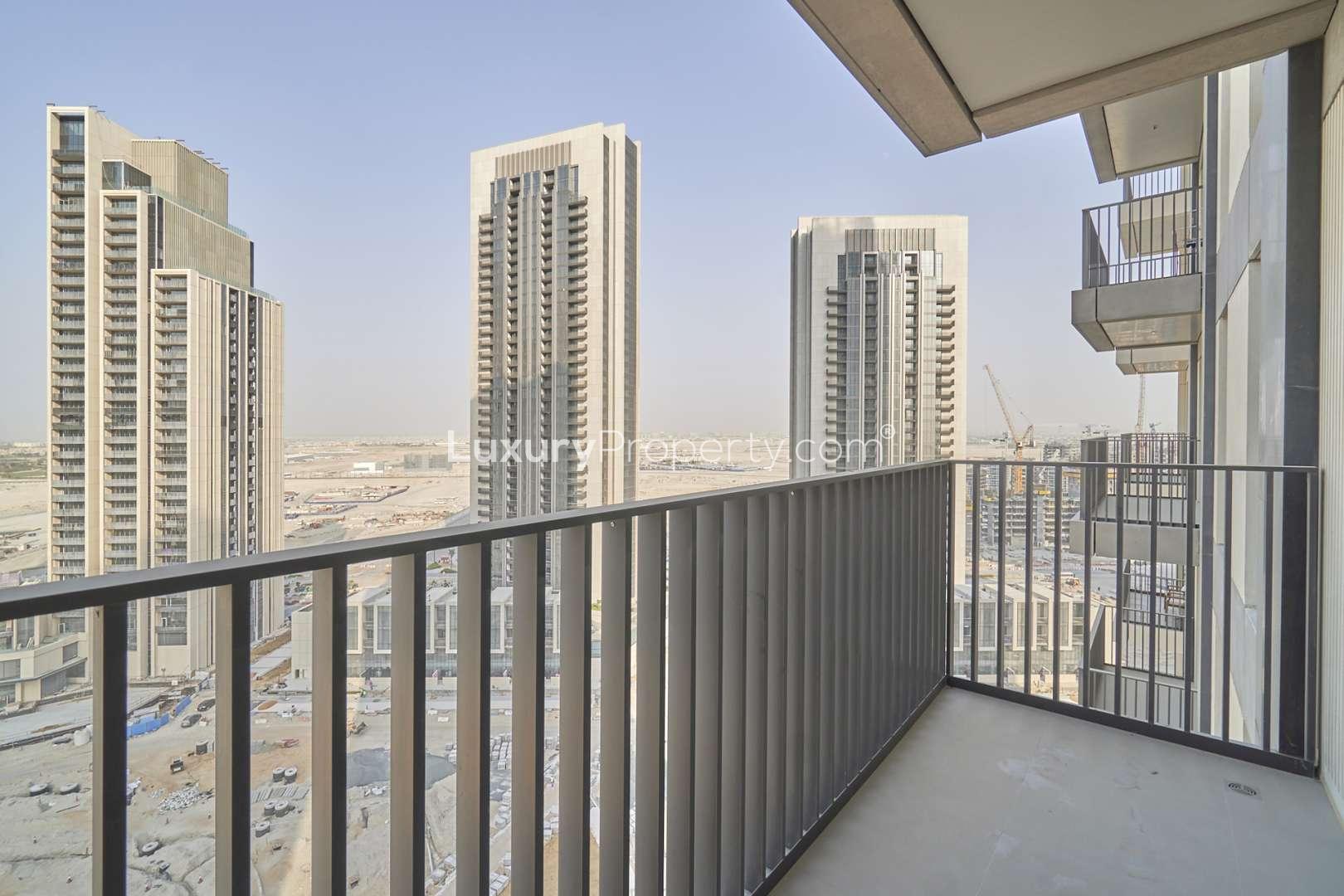 Bright kitchen and living area in high-floor apartment, Creek Horizon, Dubai Creek Harbour