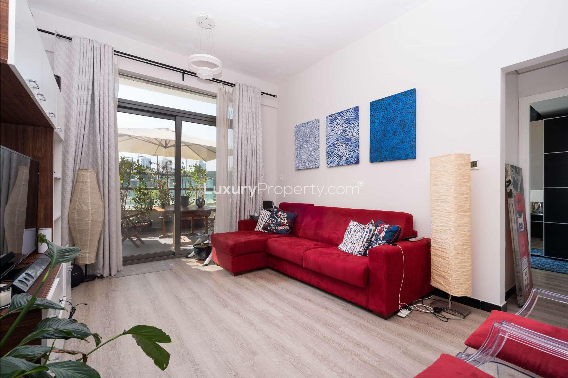 Fully equipped modern kitchen in 1-bedroom apartment, Crystal Residence, JVC, Dubai