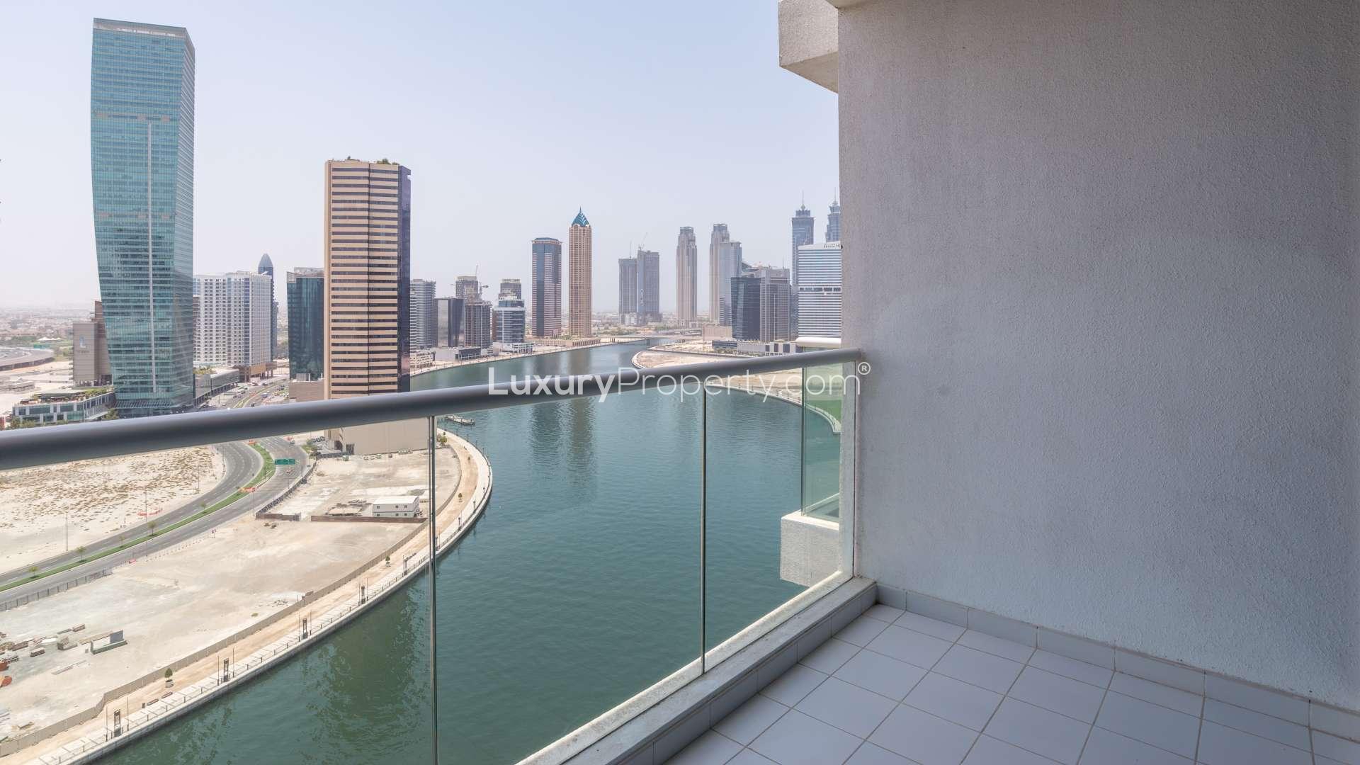 Modern kitchen in fully furnished 1-bedroom apartment, Damac Maison Prive, Business Bay