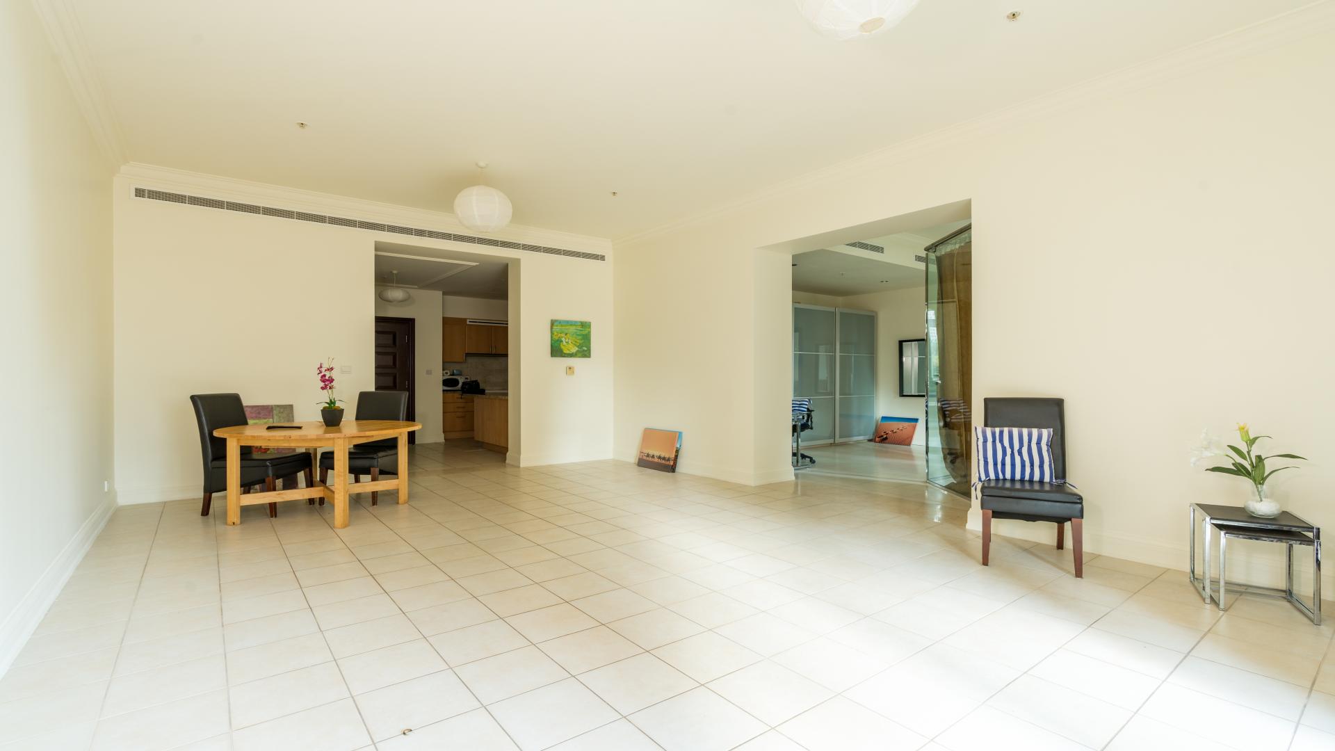 Furnished Dubai Marina apartment with balcony garden, city skyline views, Emaar 6 Towers community