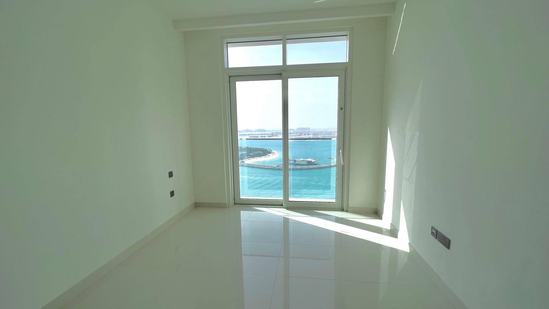Sea view from 1-bedroom apartment balcony for rent in Dubai Marina, Emaar Beachfront