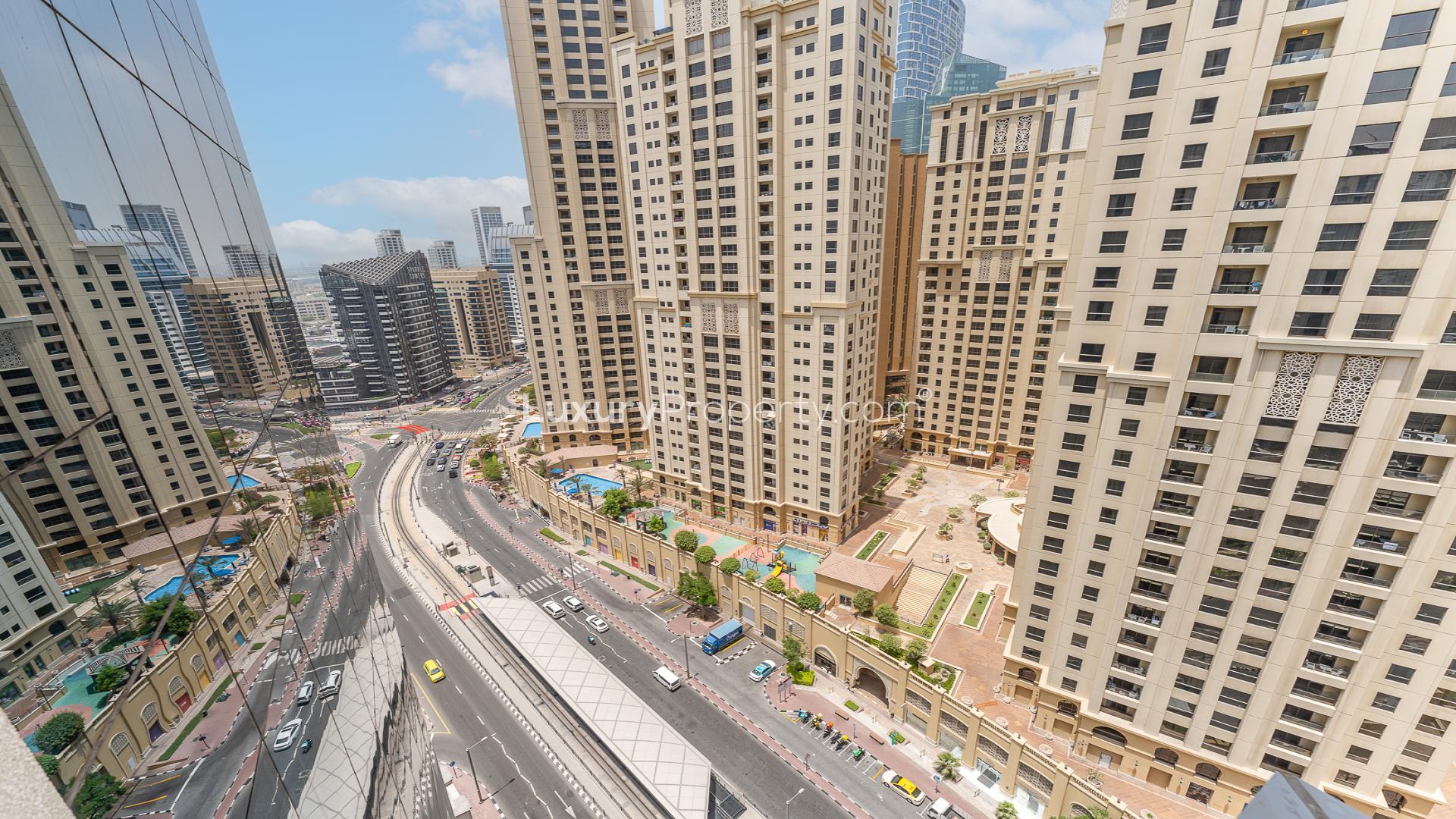 Chiller-free 1-bedroom apartment living room in Shemara Tower, Marina Promenade, Dubai Marina