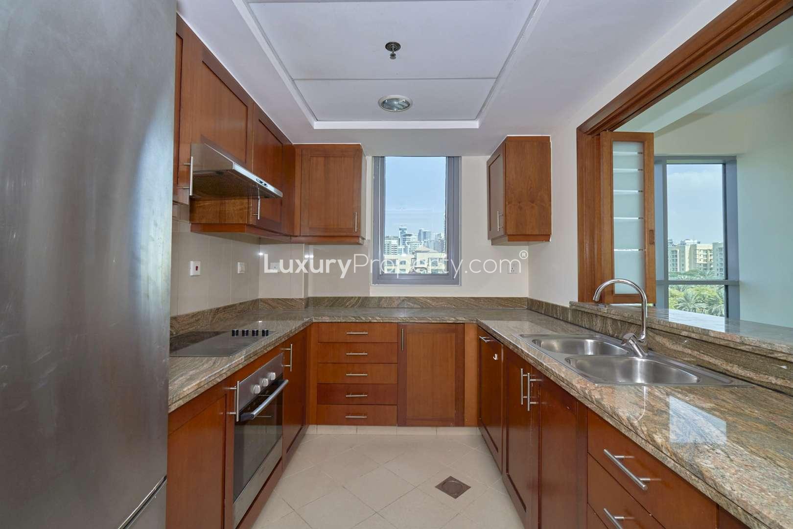 1-bedroom apartment in Golf Towers, The Views, with panoramic city and greenery views