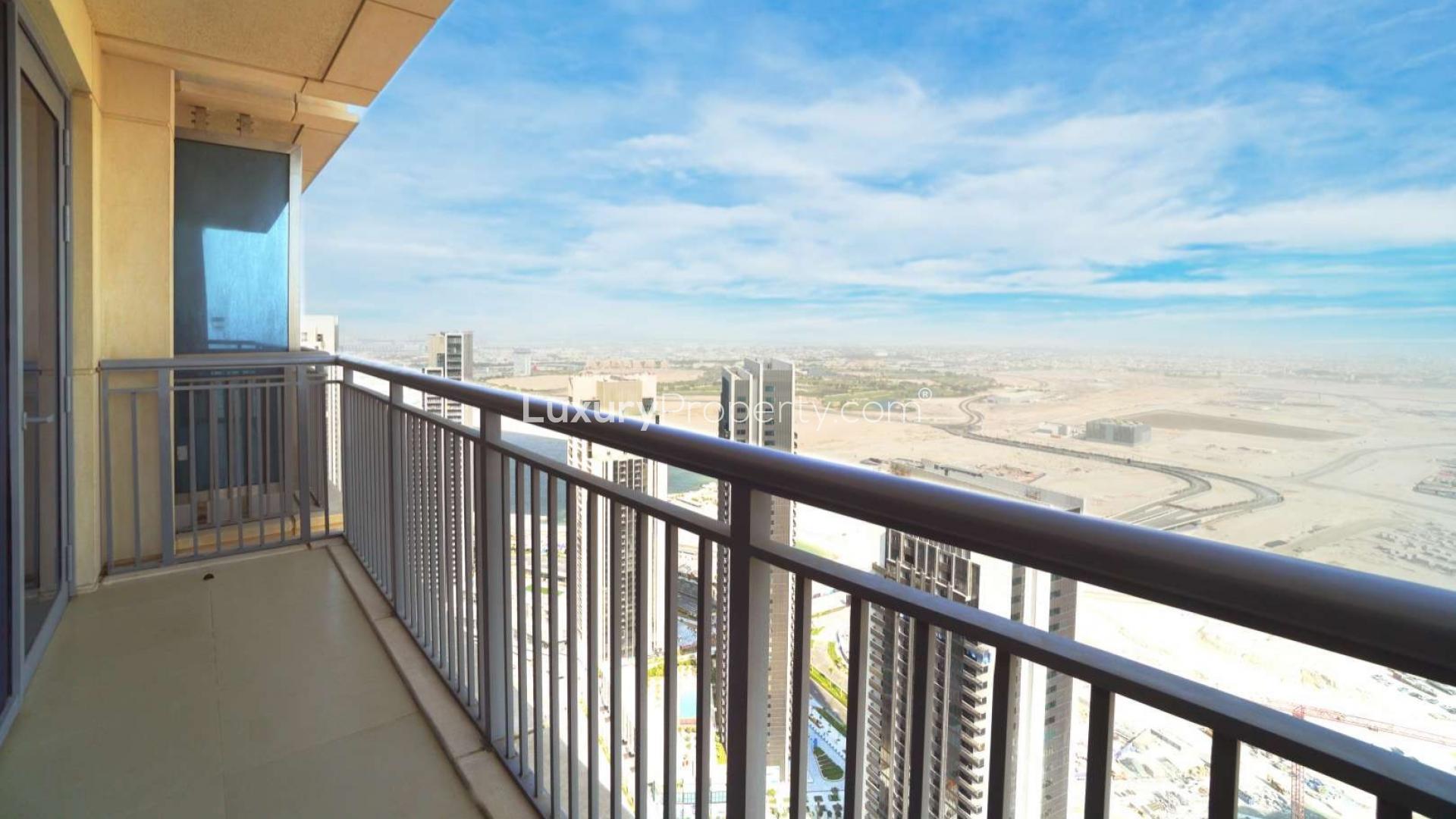 Spacious living room with large windows in Harbour Views Tower 1, Dubai Creek Harbour