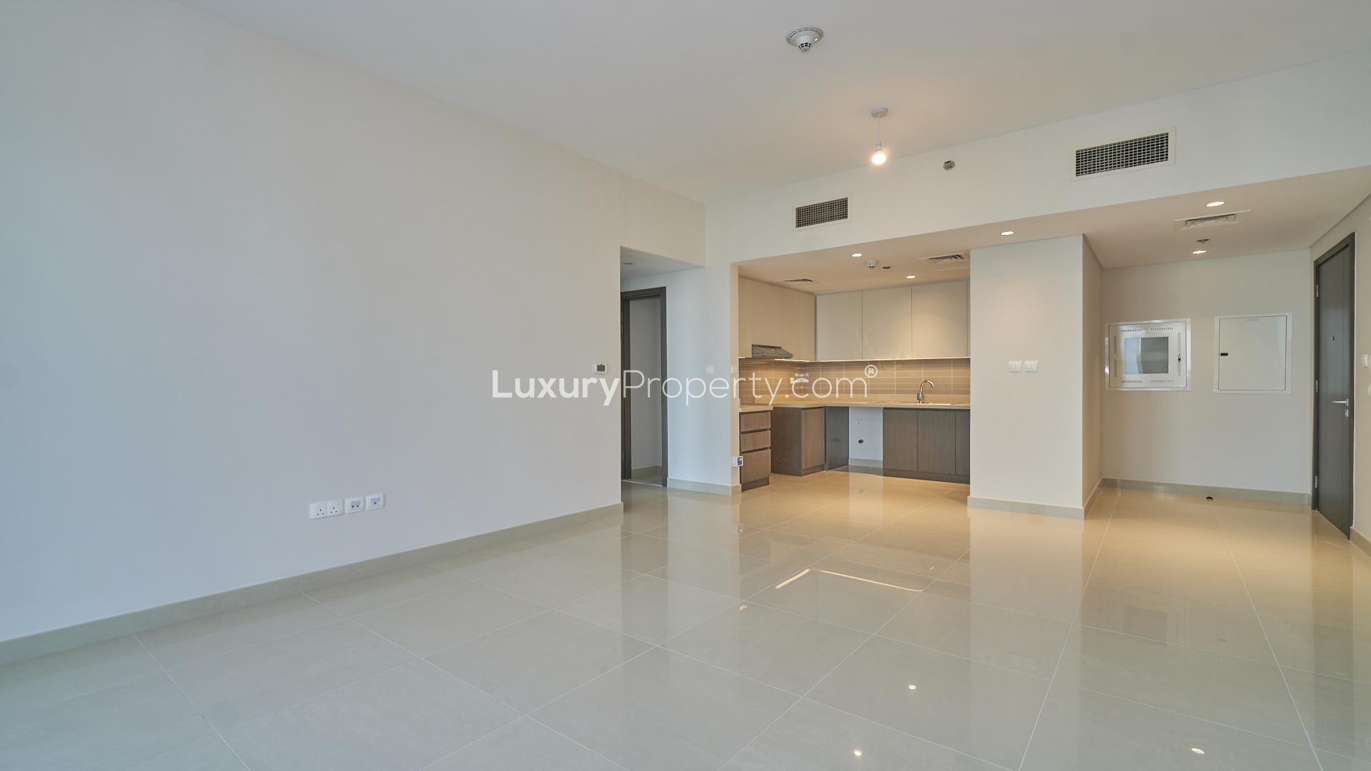 Mid-floor 1-bedroom apartment interior in Harbour Views, Dubai Creek Harbour, modern design