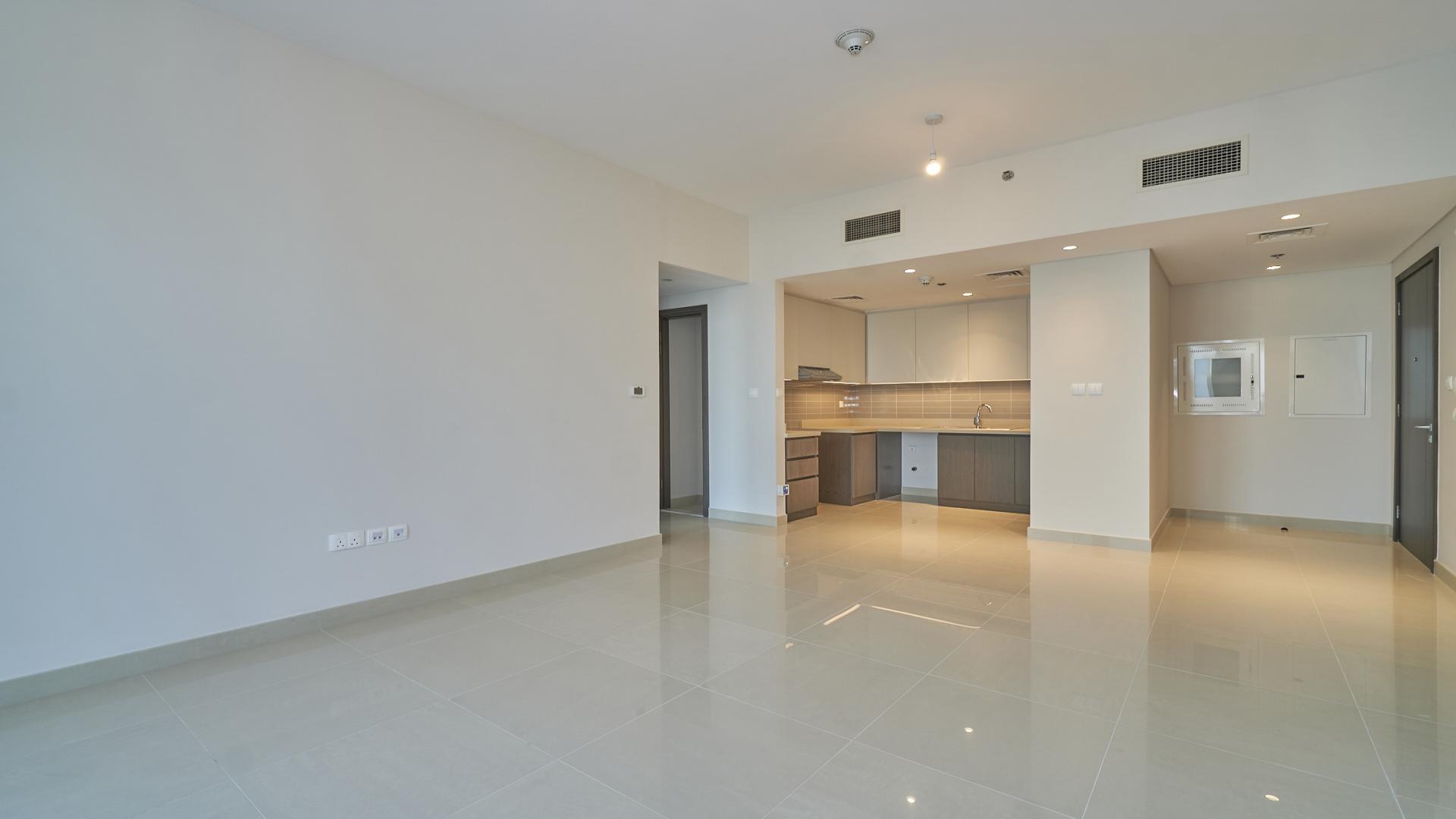 Mid-floor 1-bedroom apartment interior in Harbour Views, Dubai Creek Harbour, modern design