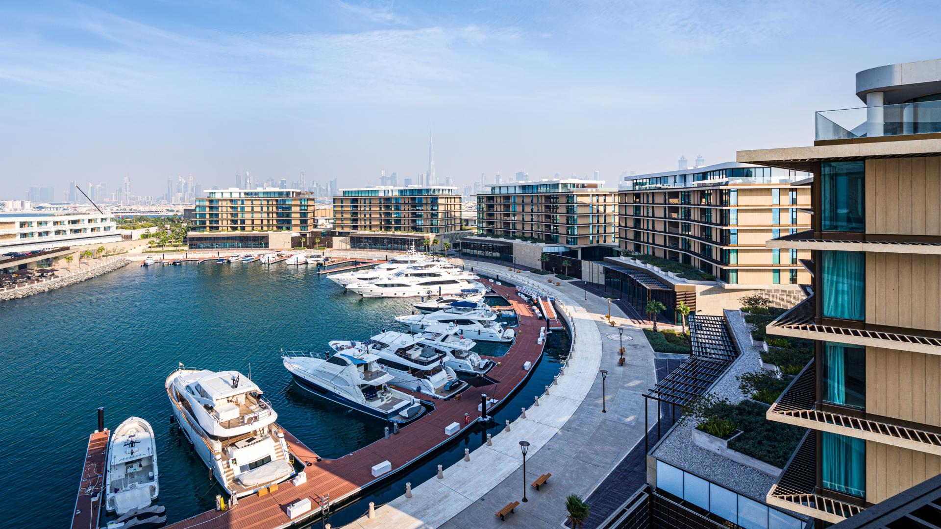 Furnished 1-bedroom apartment with marina and sea view, Jumeirah Bay Island balcony