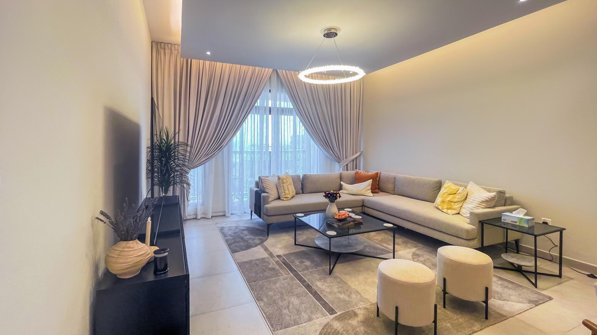 Fully furnished living room in 1-bedroom apartment, Madinat Jumeirah Living, Umm Suqeim