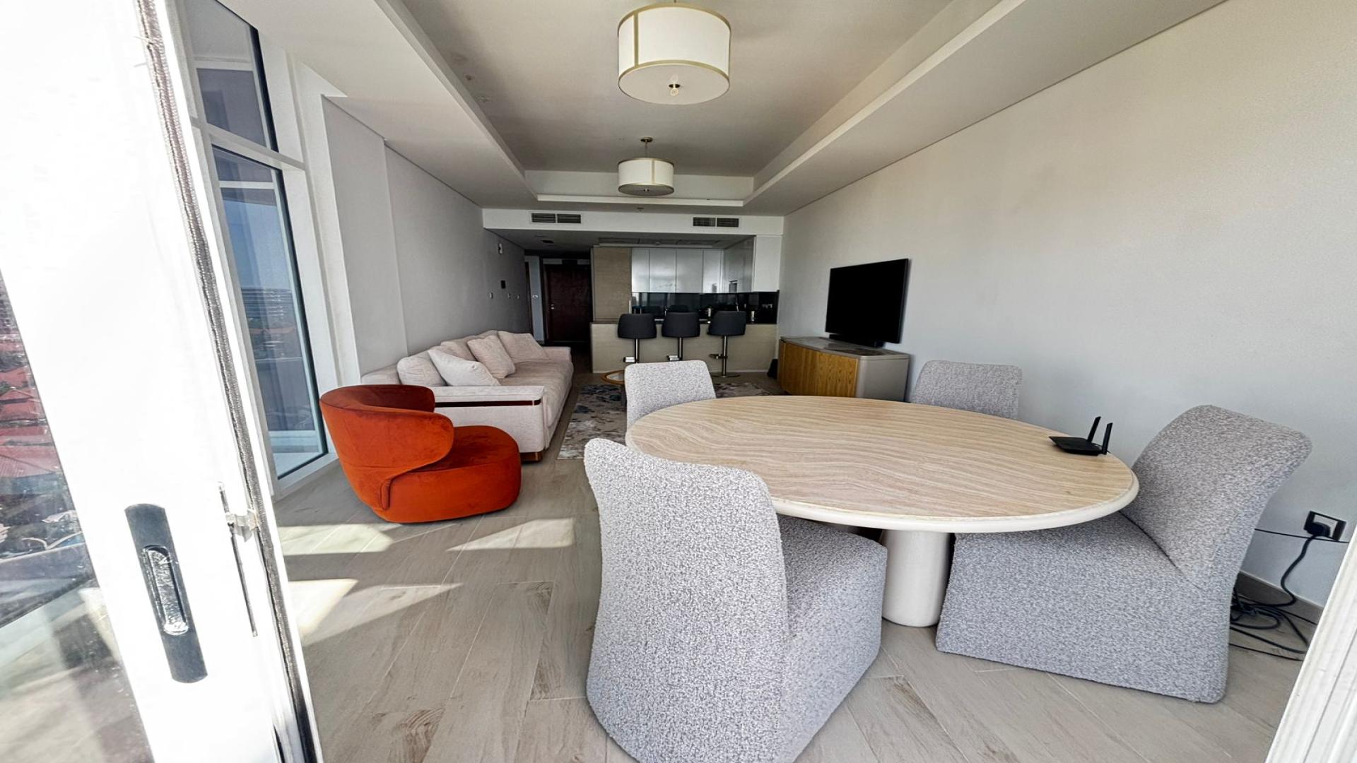 Luxury Azizi Mina apartment with stunning Palm Jumeirah and sea views for rent