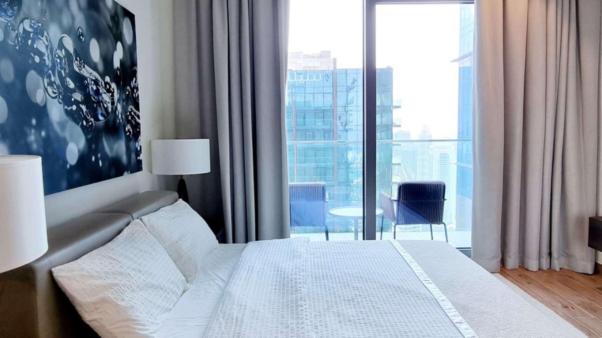 Modern kitchen in fully furnished luxury apartment, Marina Gate, Dubai Marina