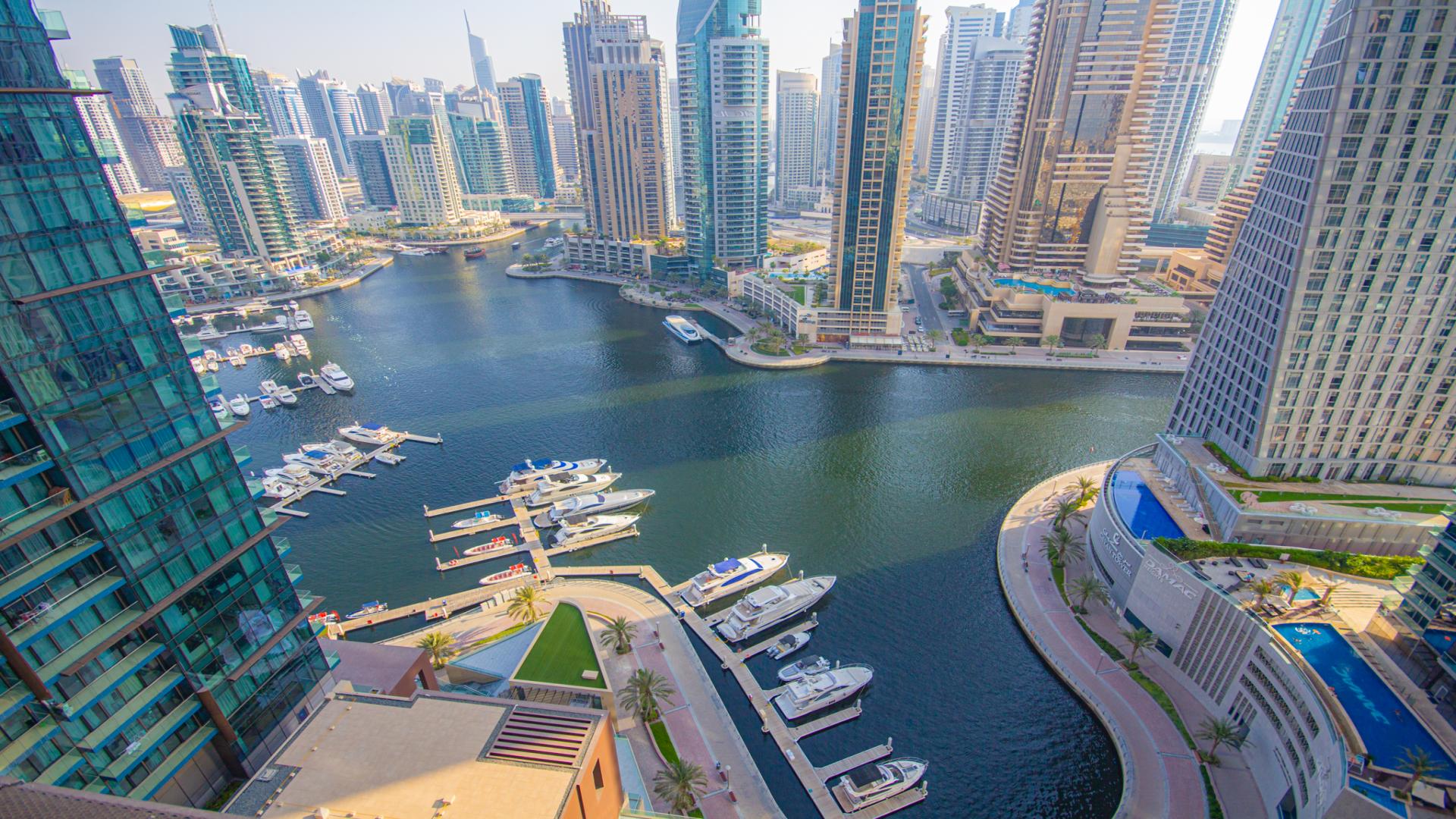 Luxurious furnished living room in 1-bedroom apartment, Dubai Marina, Marina Gate, for rent