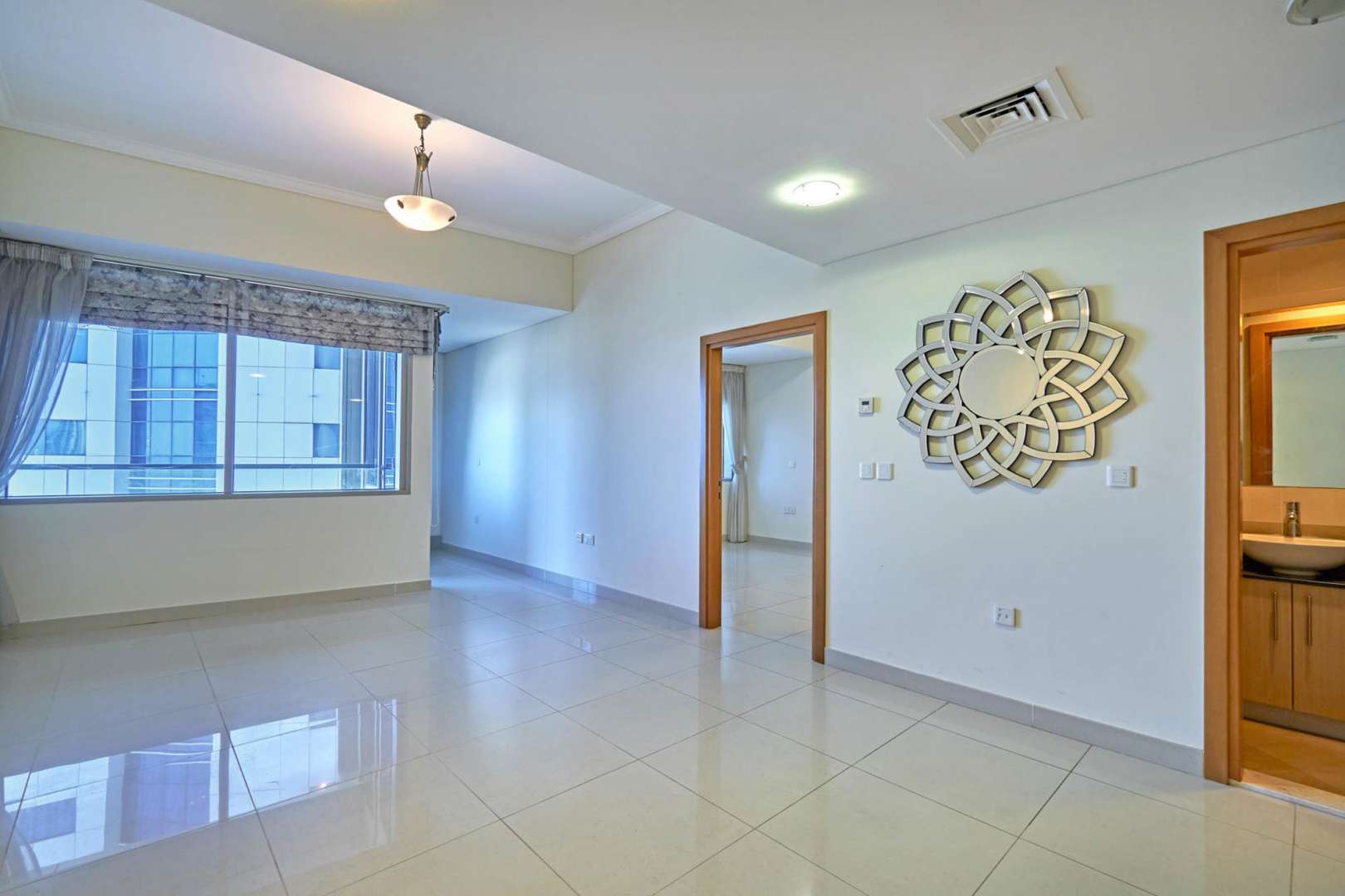 Spacious living area in 1-bedroom apartment, Ocean Heights, Dubai Marina for rent