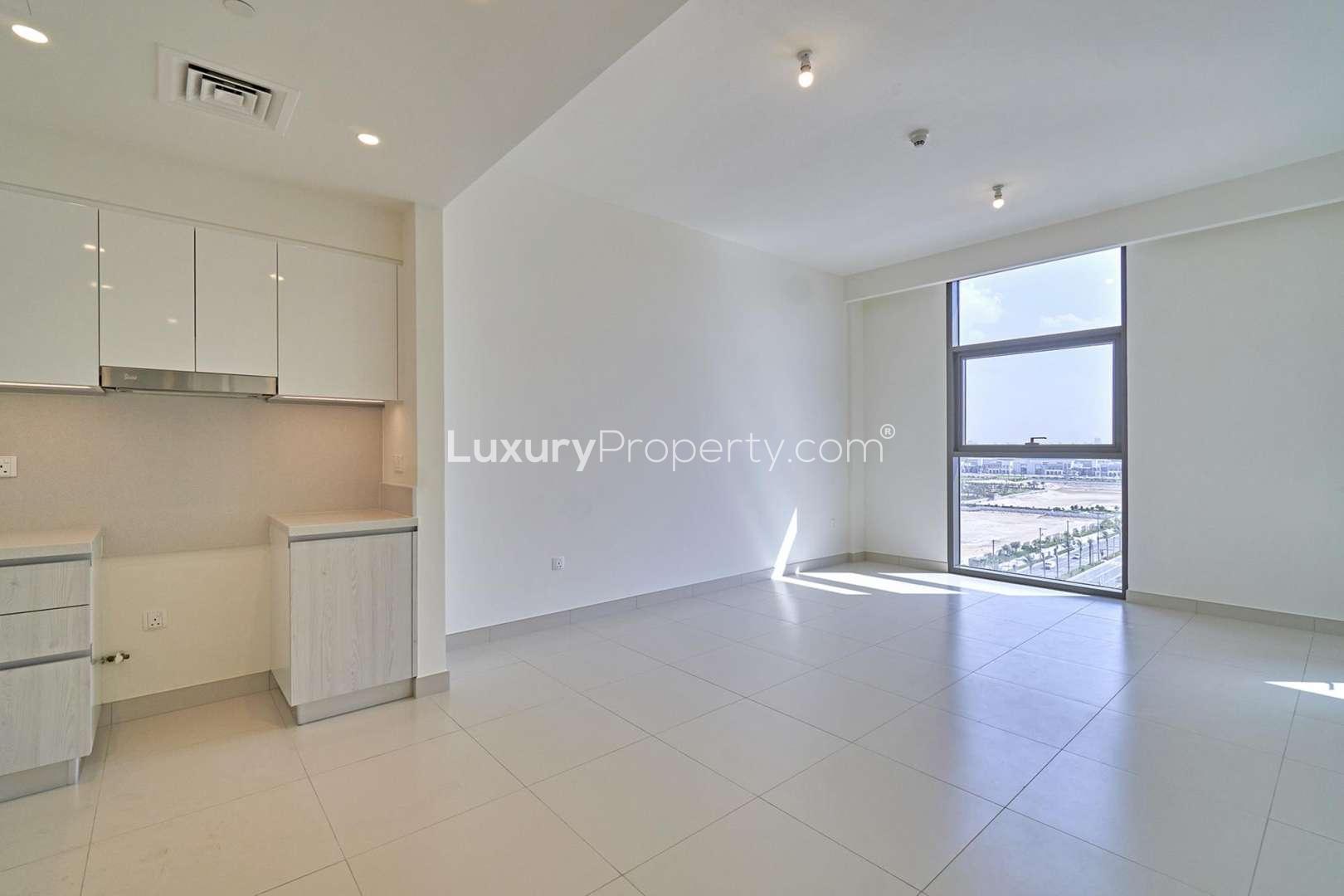 Modern kitchen in elegant 1-bedroom apartment, Park Point, Dubai Hills Estate