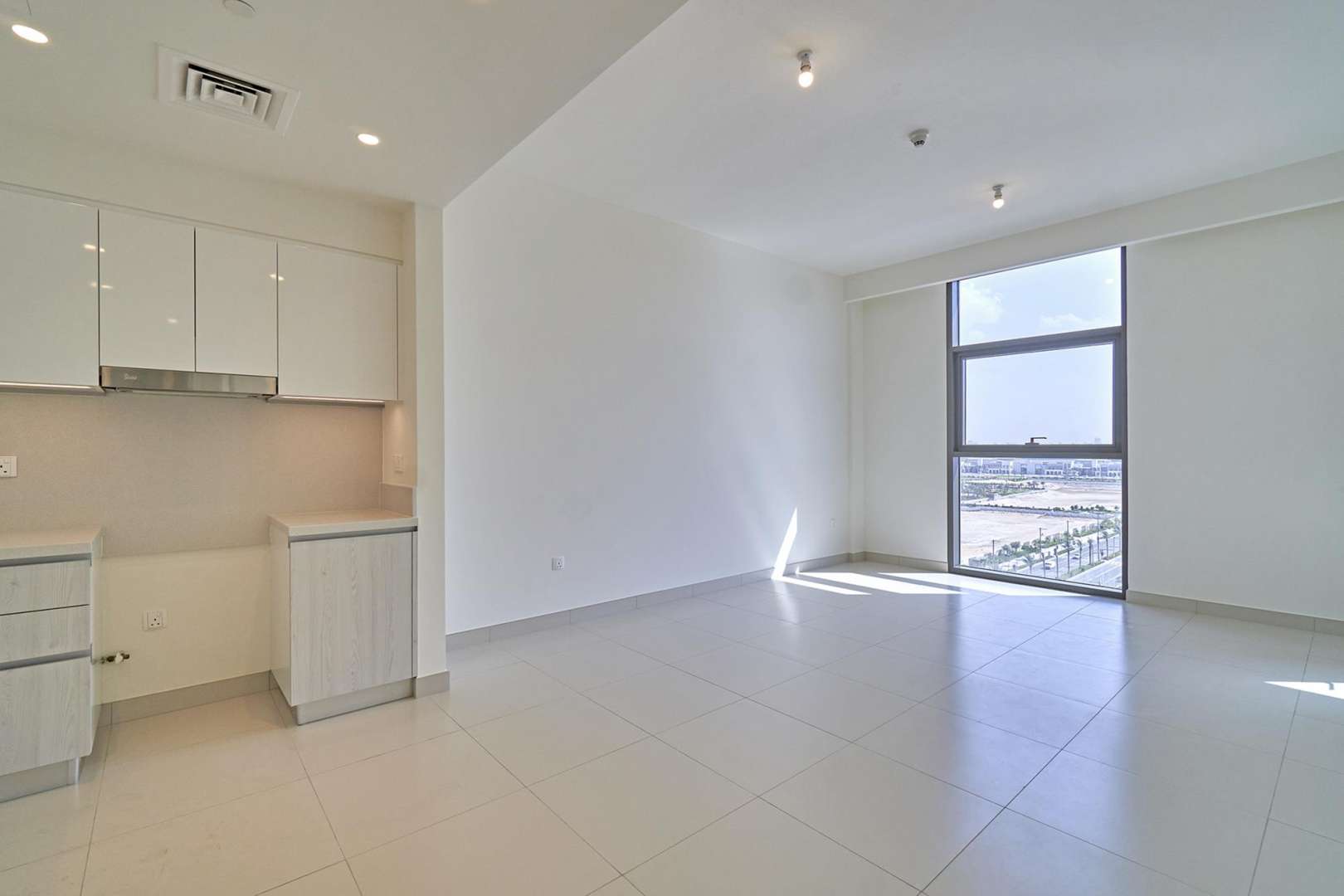 Modern kitchen in elegant 1-bedroom apartment, Park Point, Dubai Hills Estate