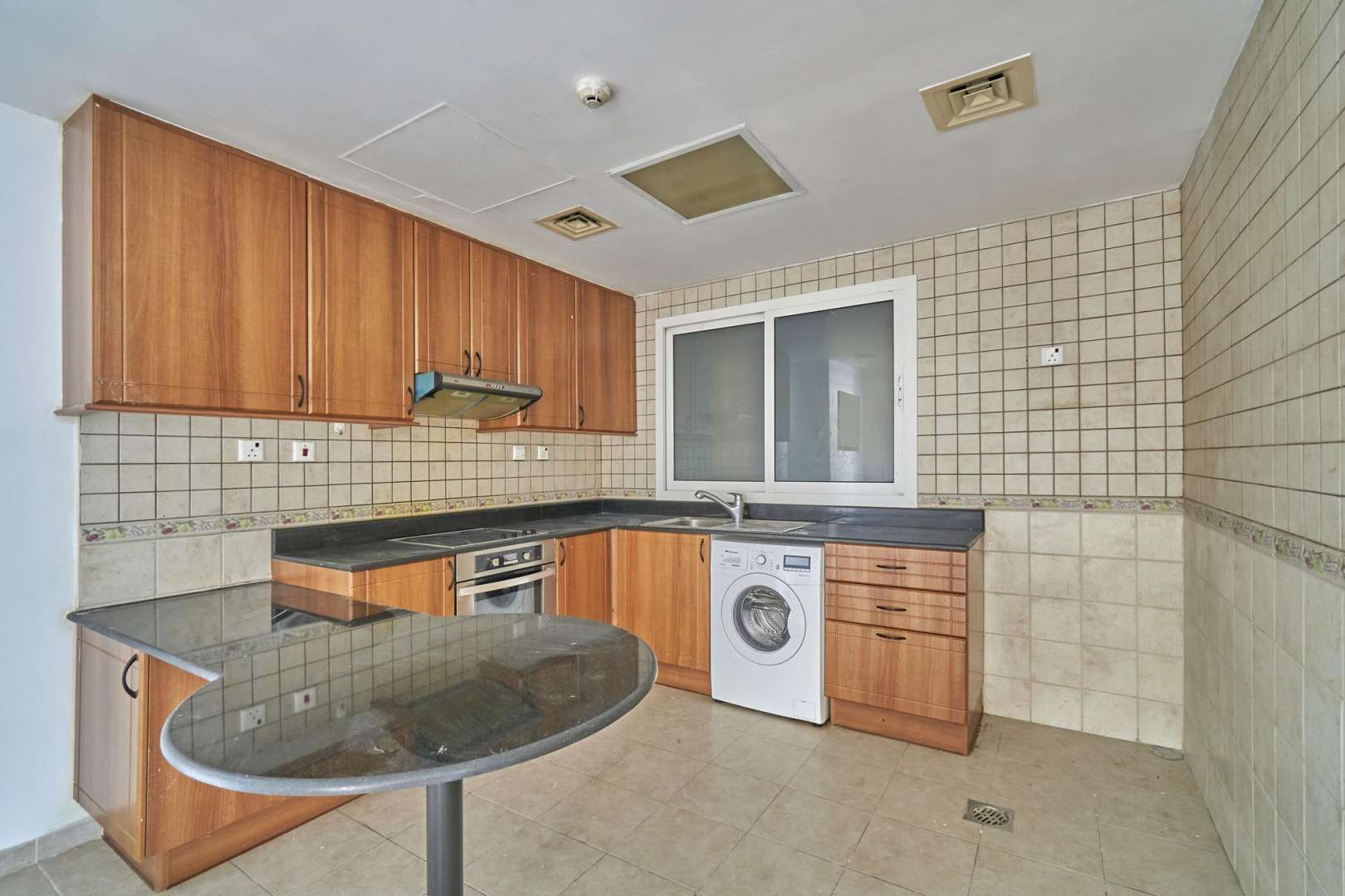 Empty living room in luxury one-bedroom apartment, Princess Tower, Dubai Marina for rent