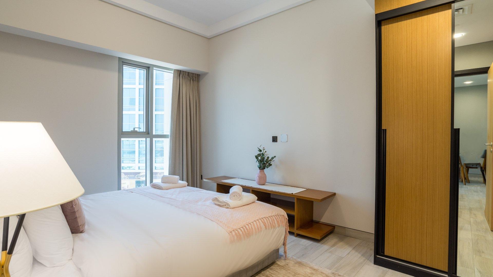 Furnished kitchen and dining area in Swiss-built 1-bedroom apartment, Arjan, Priva Living