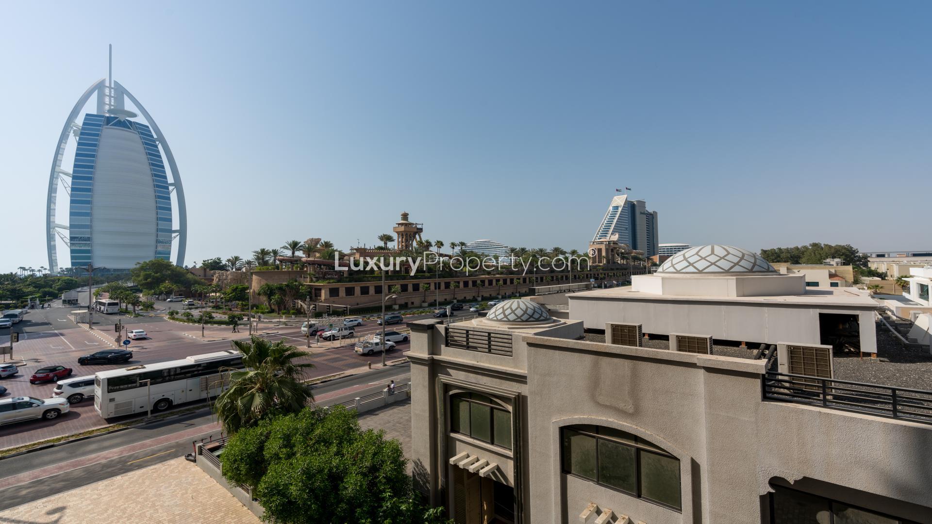 Stylish living room in 4-bedroom villa, Madinat Jumeirah Living, Dubai, modern decor
