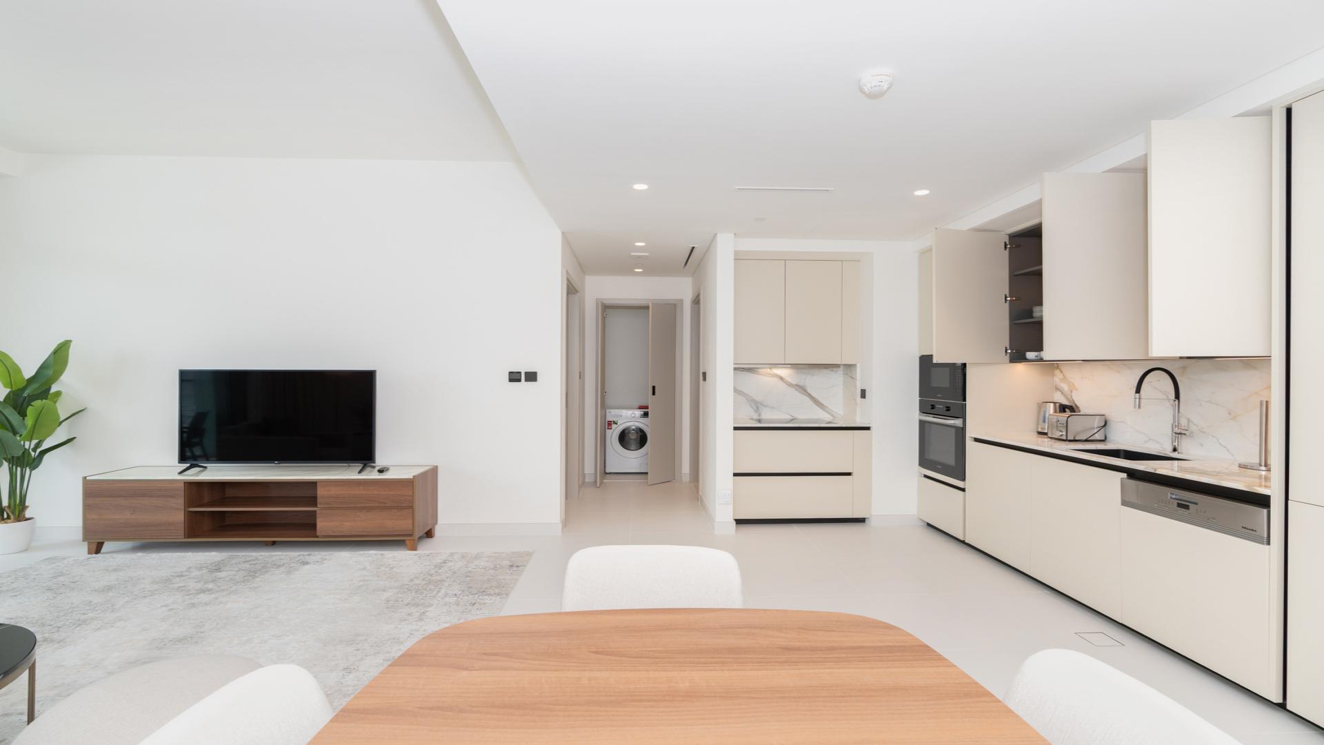 Modern kitchen in one-bedroom apartment for rent at Emaar Beachfront, Dubai Harbour